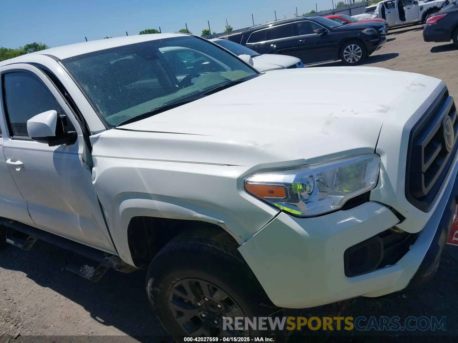 17 Photograph of a damaged car 3TMCZ5AN1MM406639 TOYOTA TACOMA 2021
