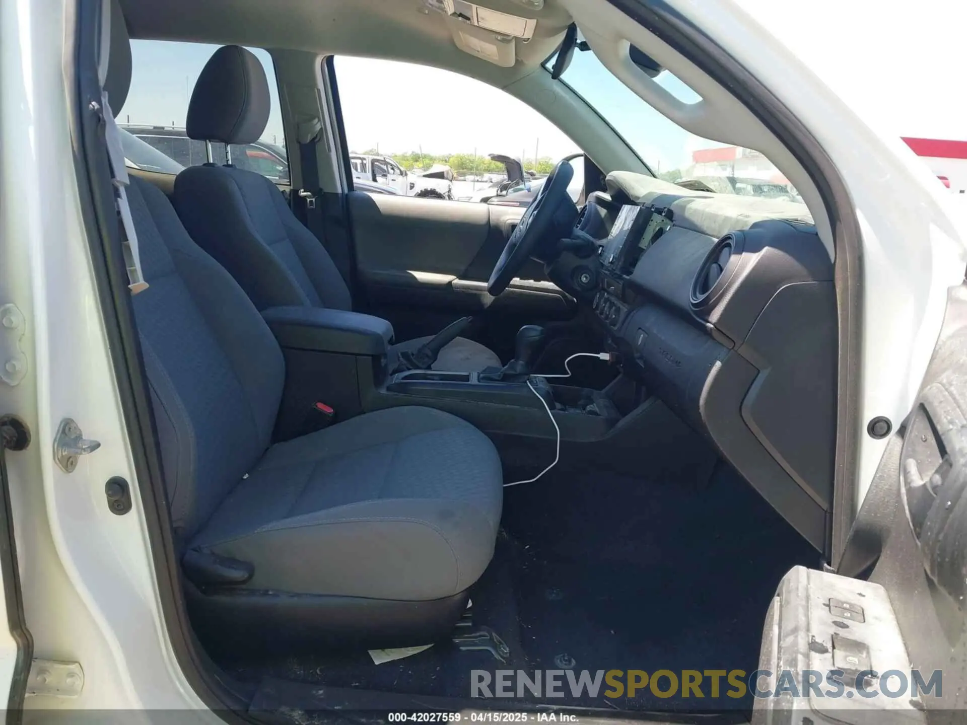5 Photograph of a damaged car 3TMCZ5AN1MM406639 TOYOTA TACOMA 2021