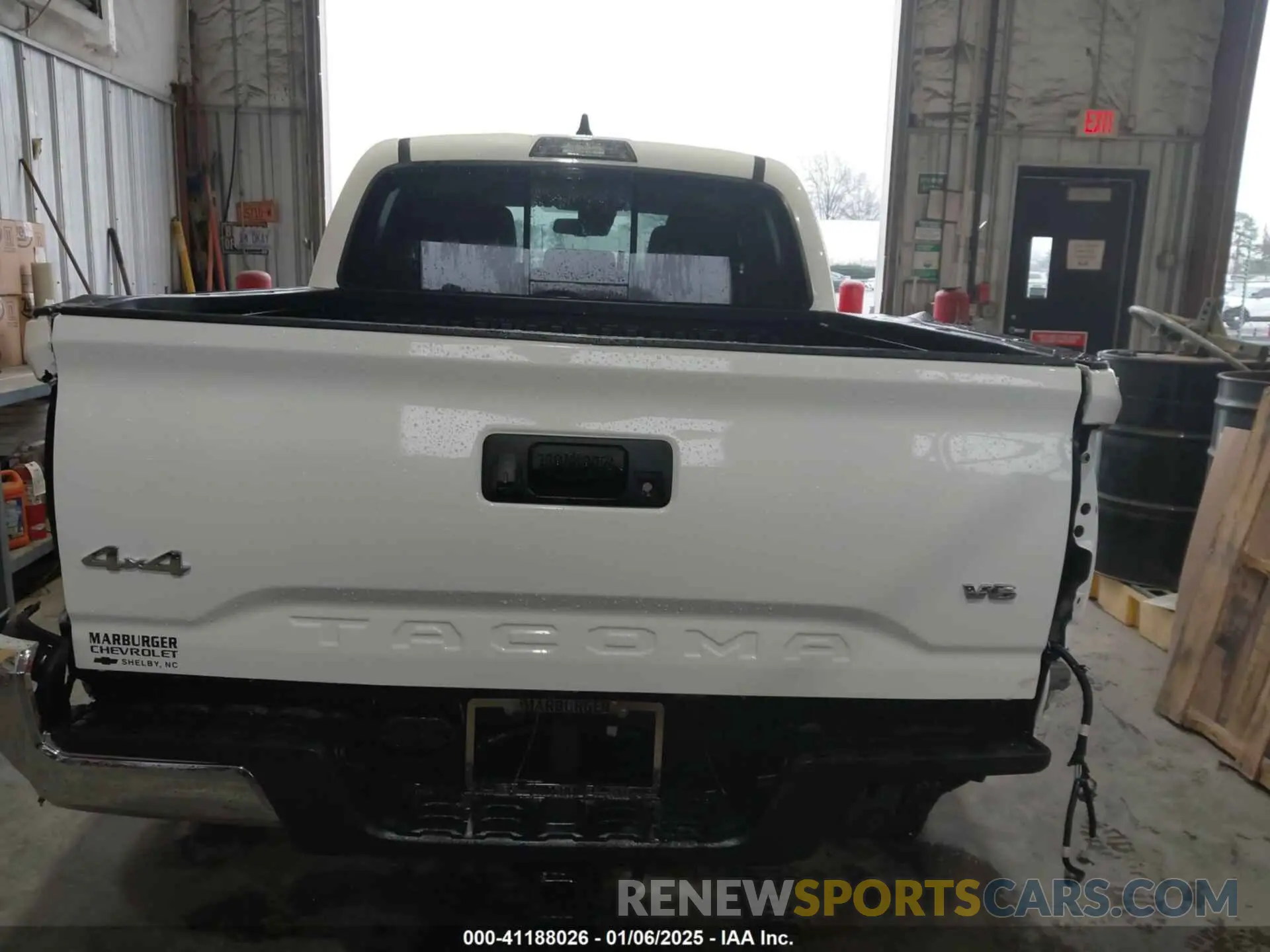 16 Photograph of a damaged car 3TMCZ5AN1MM413770 TOYOTA TACOMA 2021