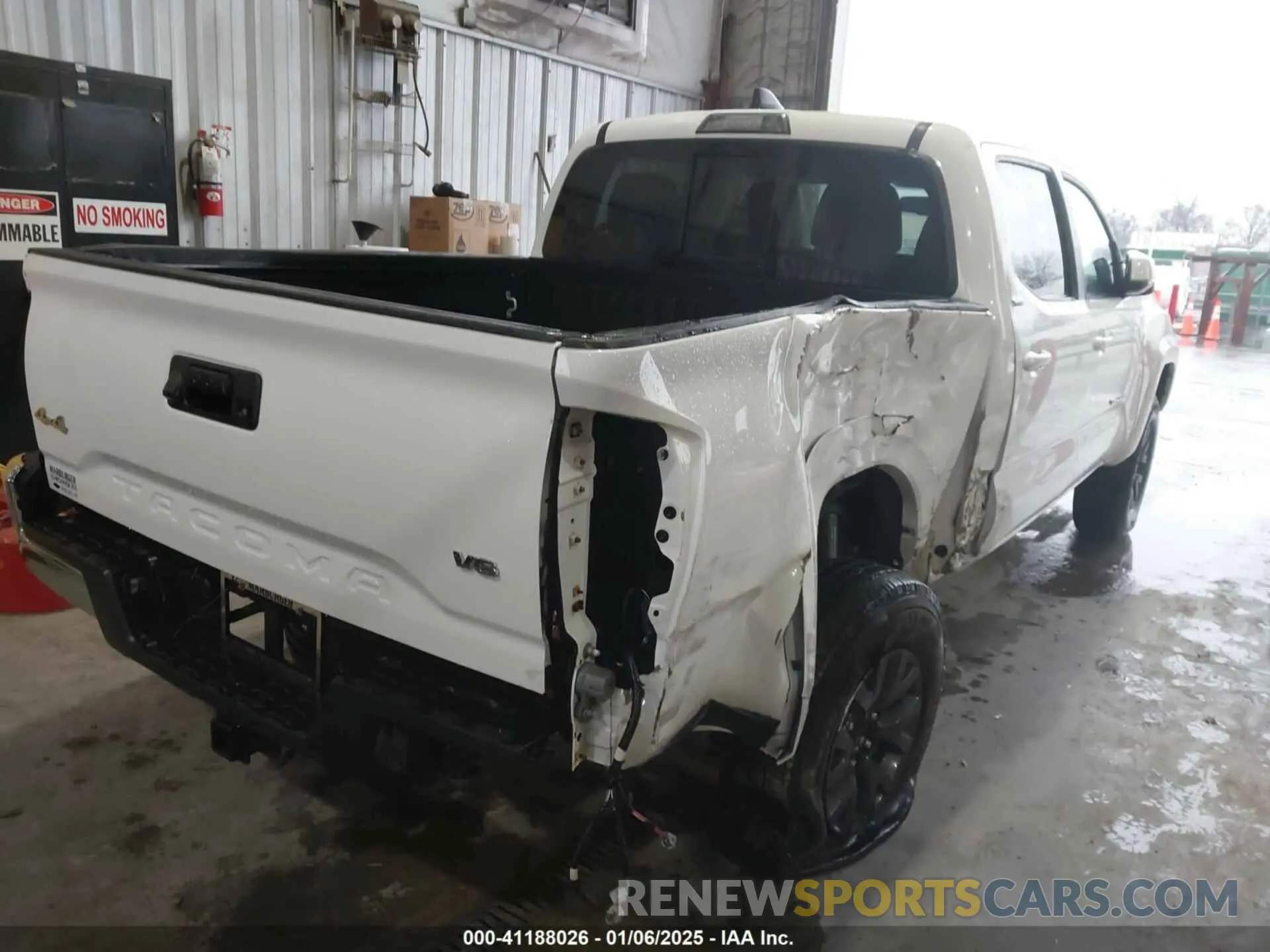 4 Photograph of a damaged car 3TMCZ5AN1MM413770 TOYOTA TACOMA 2021