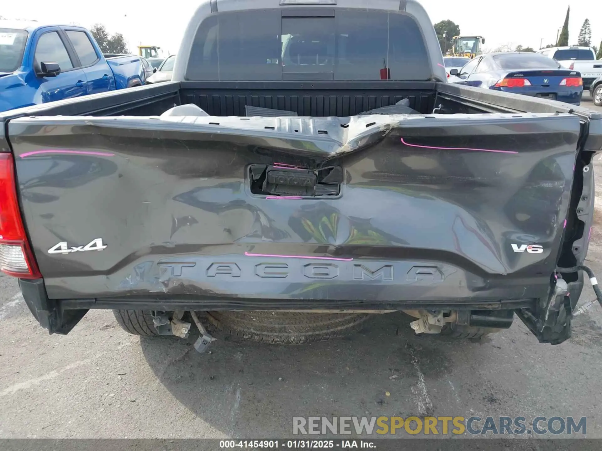 18 Photograph of a damaged car 3TMCZ5AN1MM446557 TOYOTA TACOMA 2021