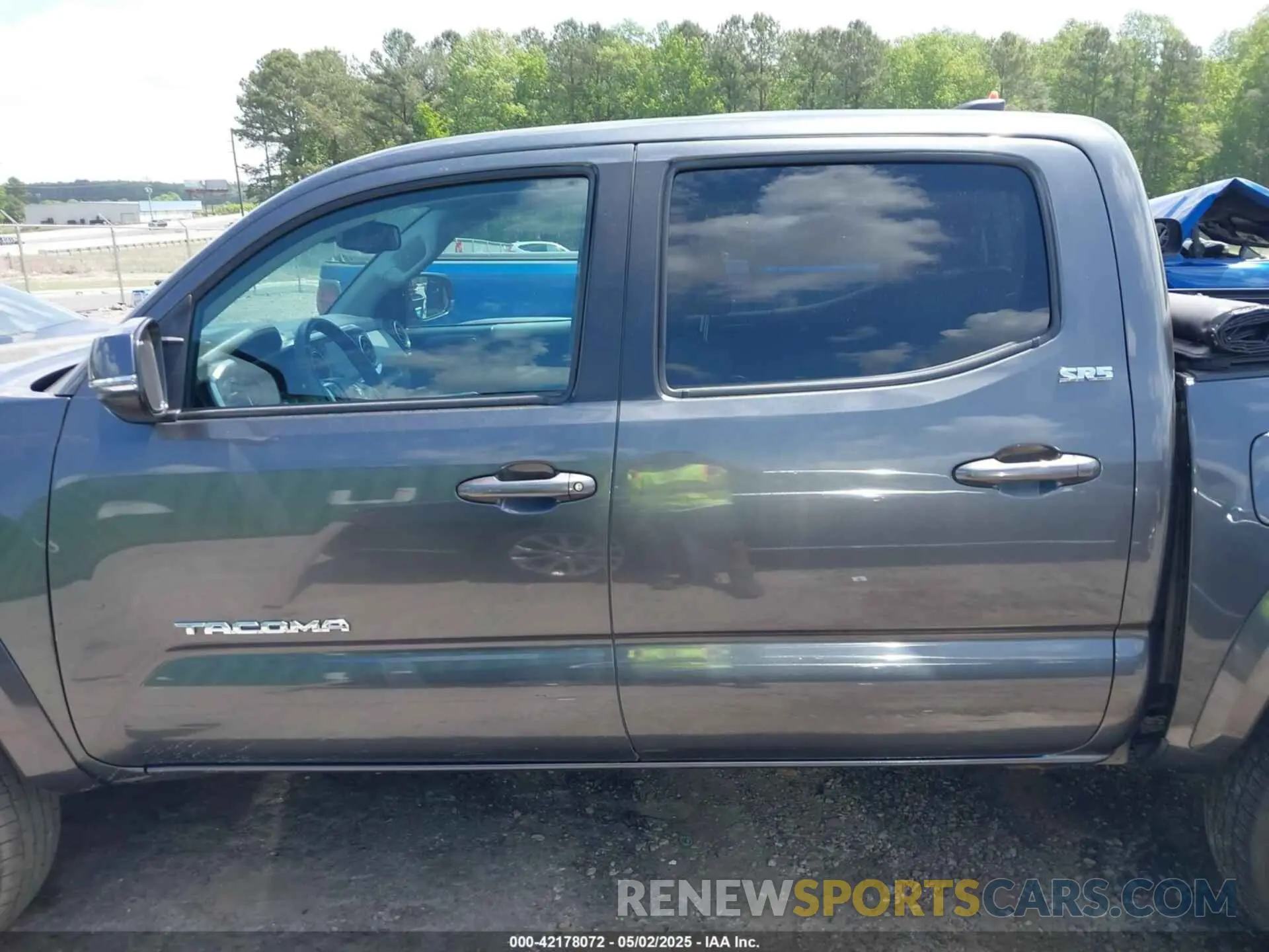 14 Photograph of a damaged car 3TMCZ5AN2MM392590 TOYOTA TACOMA 2021