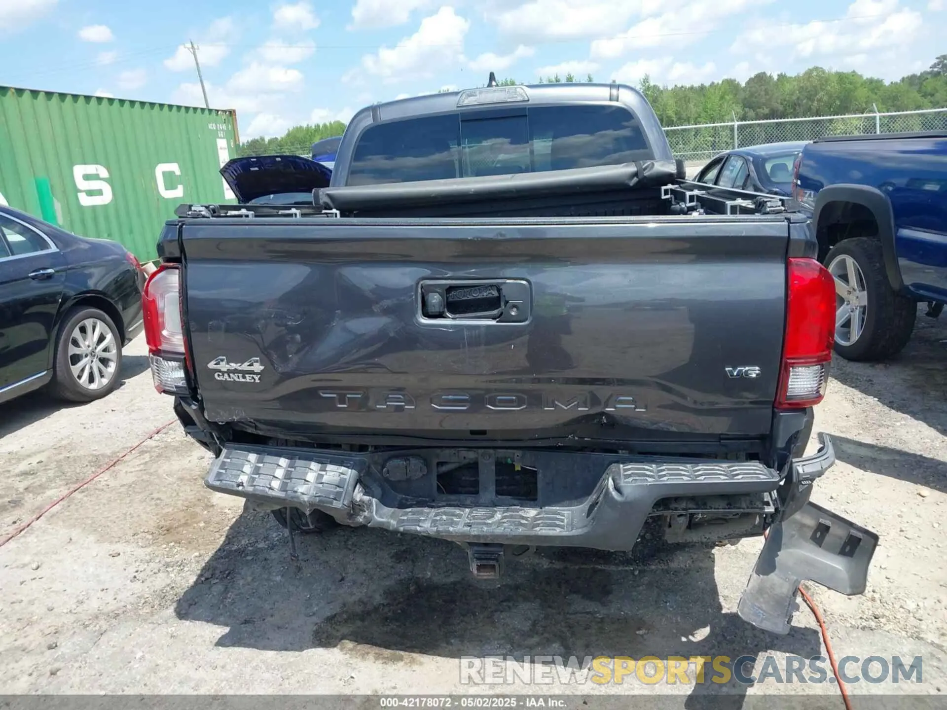 16 Photograph of a damaged car 3TMCZ5AN2MM392590 TOYOTA TACOMA 2021