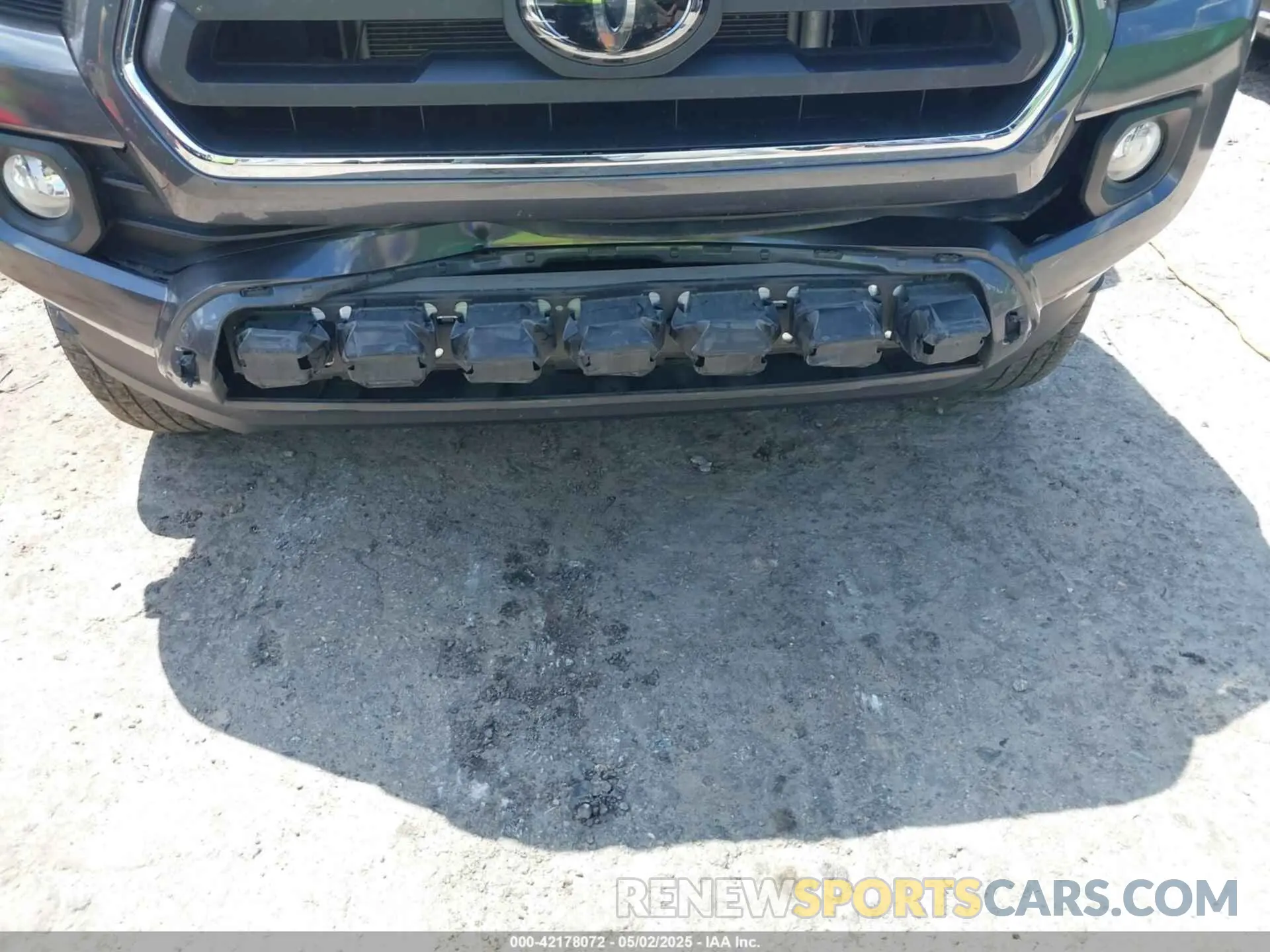 17 Photograph of a damaged car 3TMCZ5AN2MM392590 TOYOTA TACOMA 2021