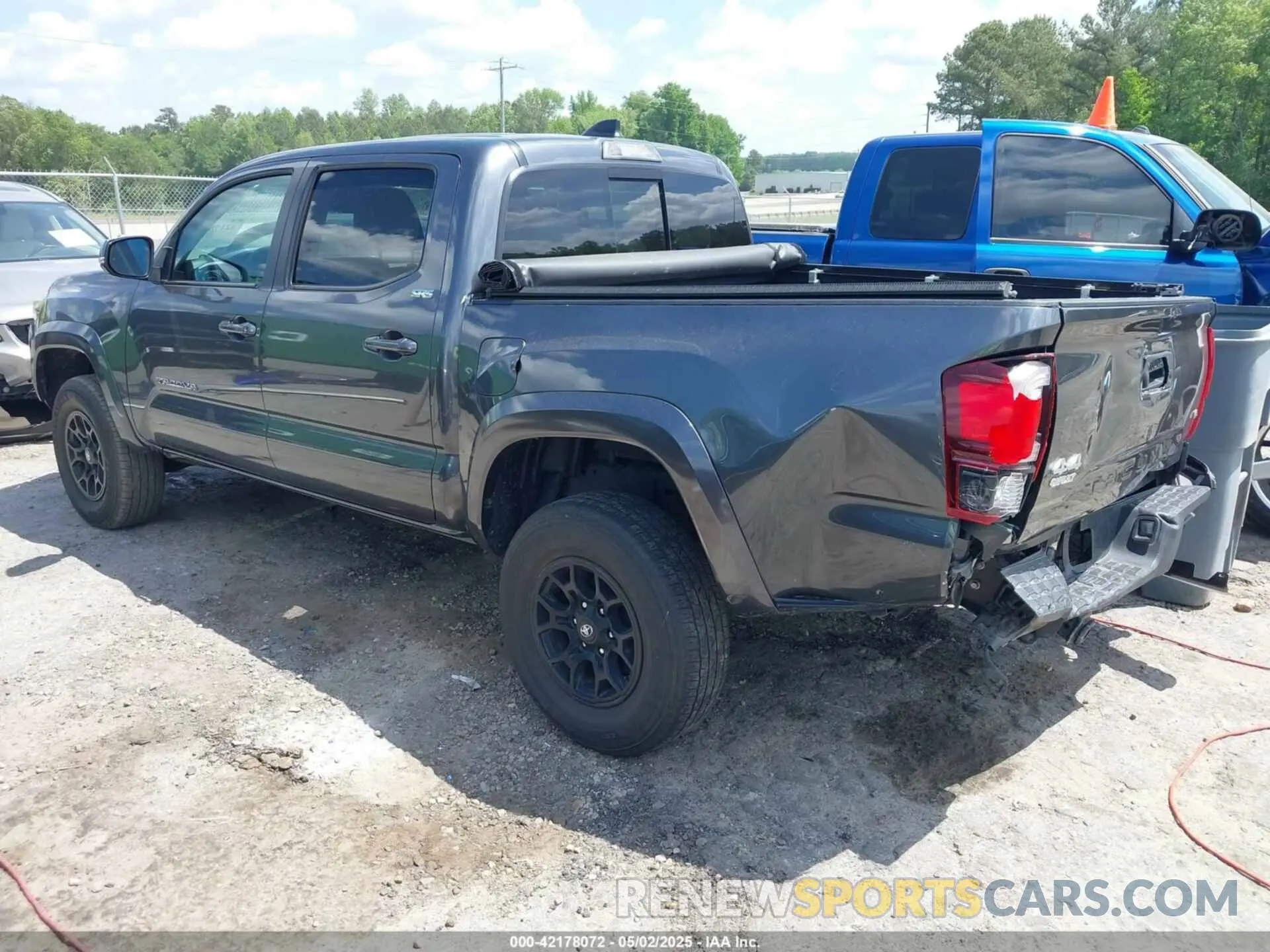 3 Photograph of a damaged car 3TMCZ5AN2MM392590 TOYOTA TACOMA 2021