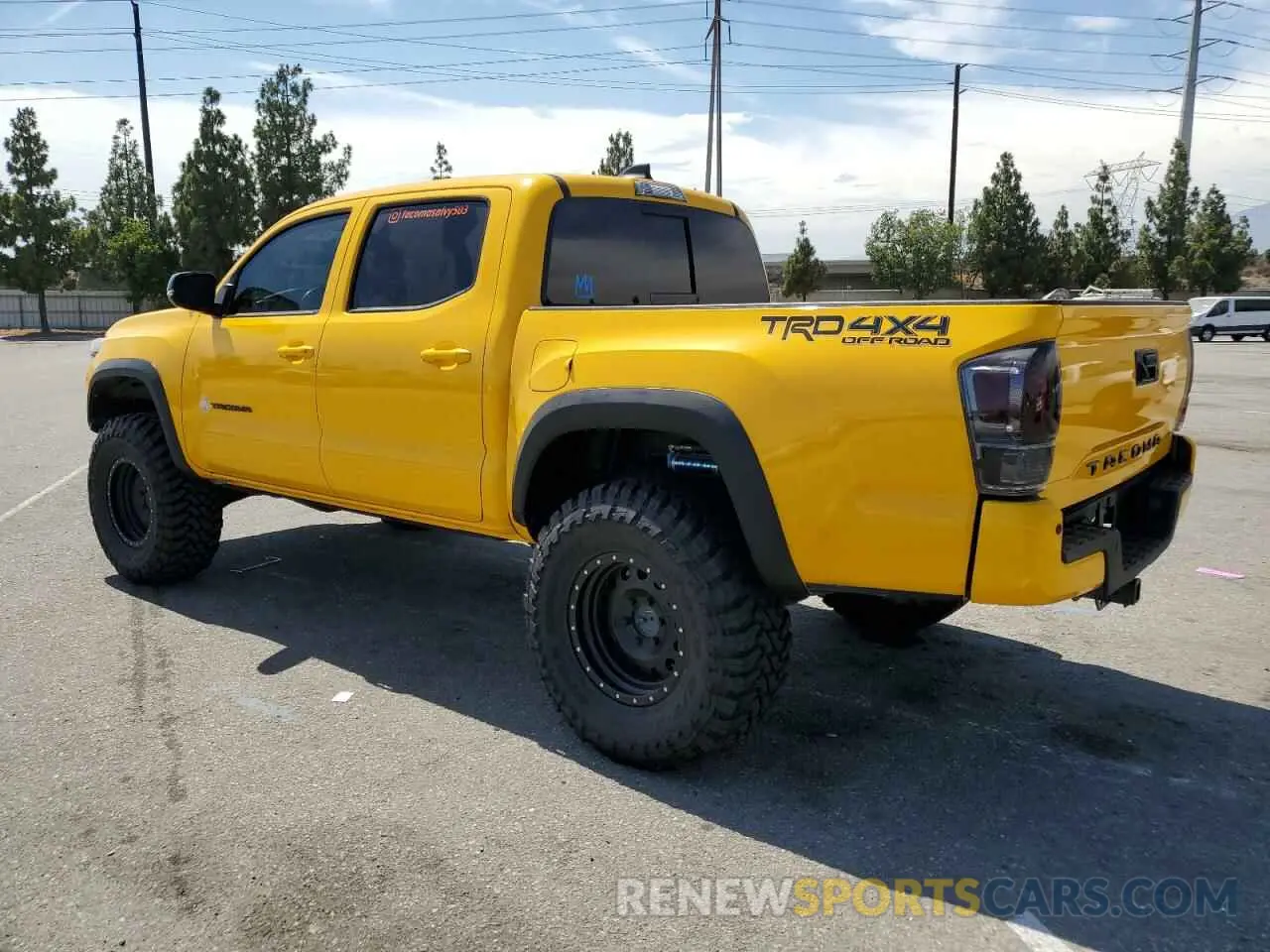 2 Photograph of a damaged car 3TMCZ5AN2MM413728 TOYOTA TACOMA 2021