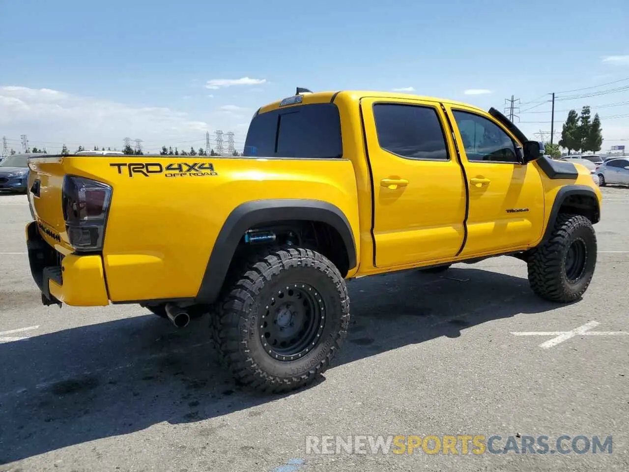 3 Photograph of a damaged car 3TMCZ5AN2MM413728 TOYOTA TACOMA 2021