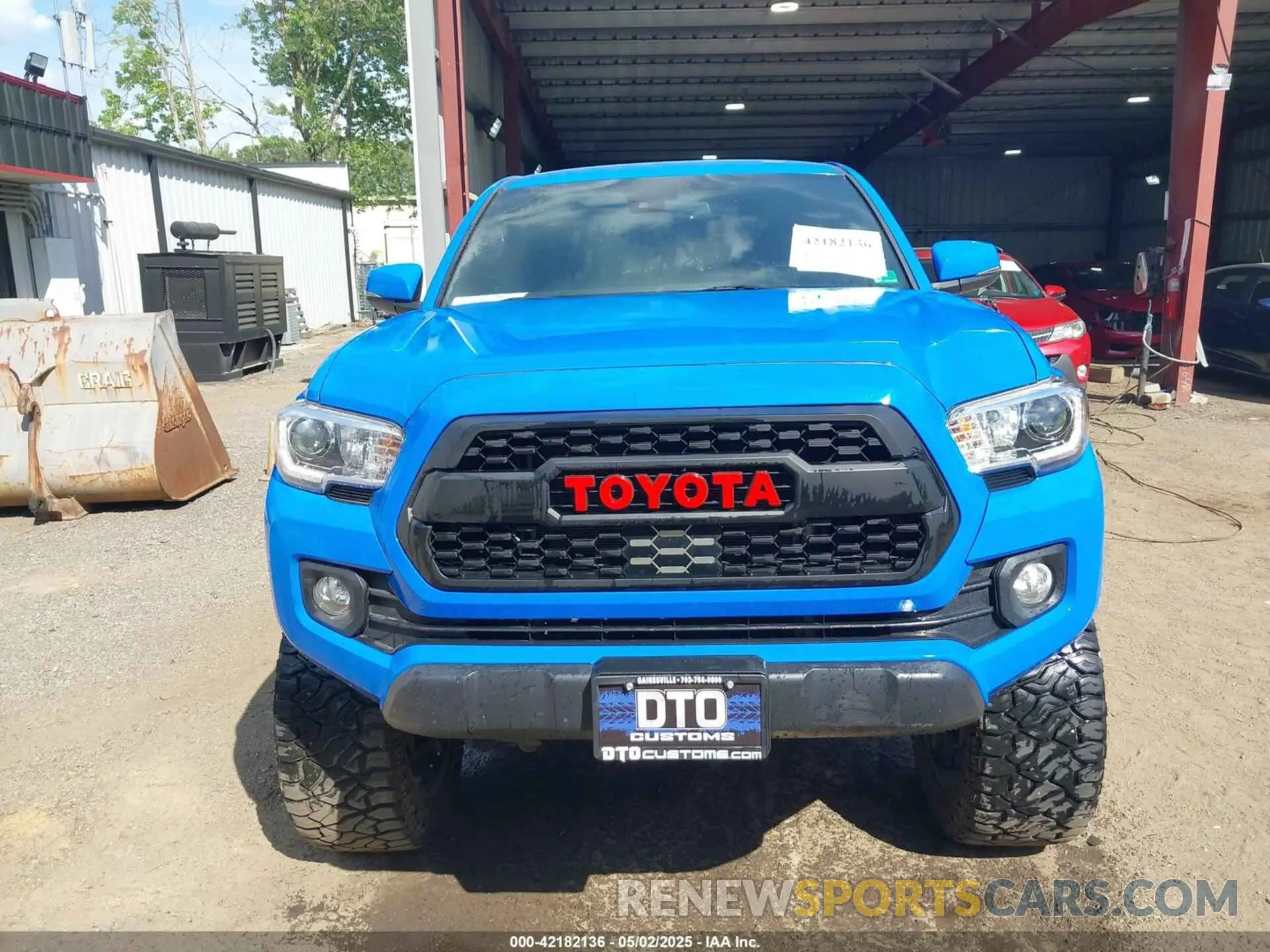 12 Photograph of a damaged car 3TMCZ5AN2MM425121 TOYOTA TACOMA 2021