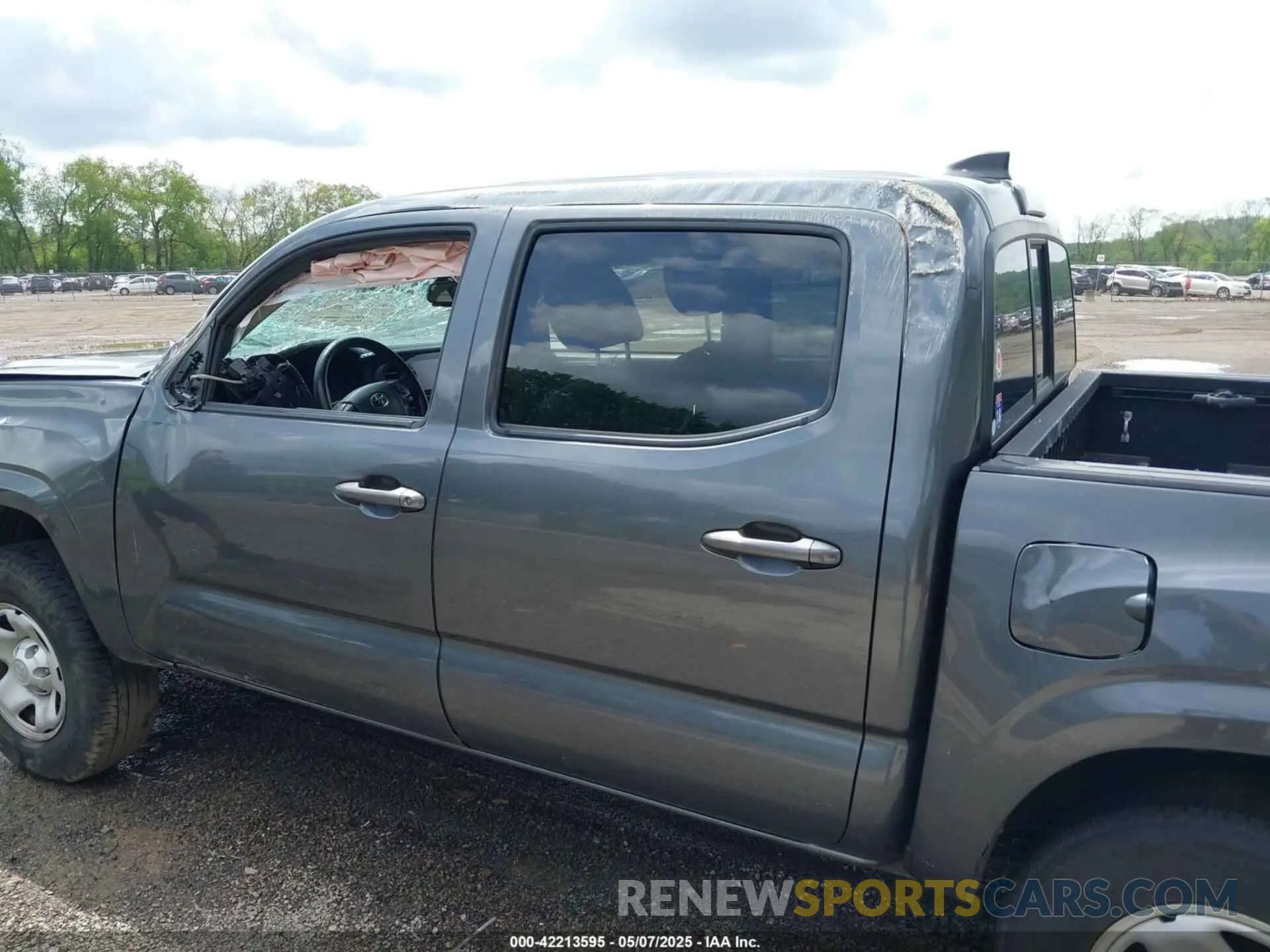 15 Photograph of a damaged car 3TMCZ5AN3MM391061 TOYOTA TACOMA 2021
