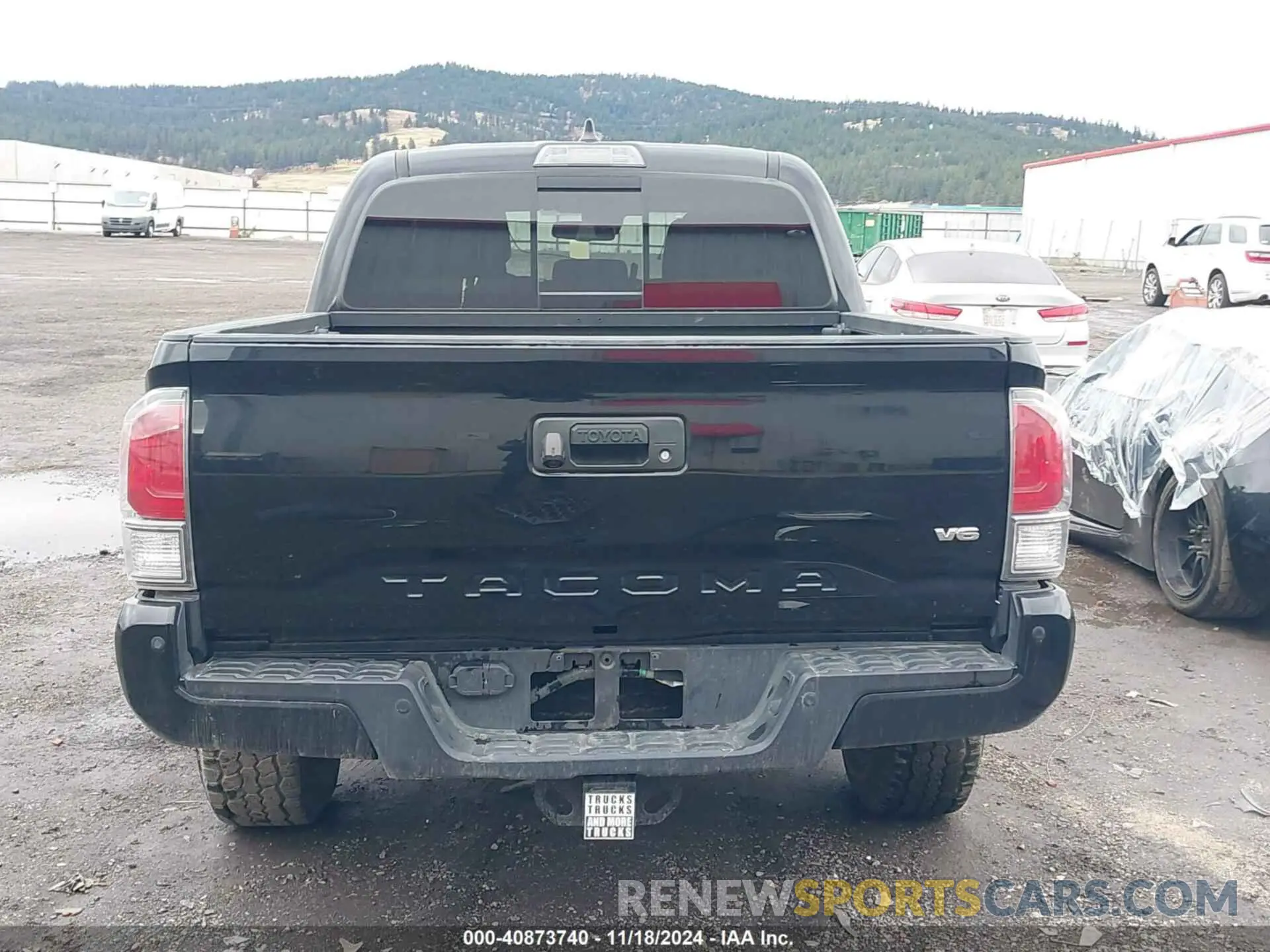 17 Photograph of a damaged car 3TMCZ5AN3MM421594 TOYOTA TACOMA 2021