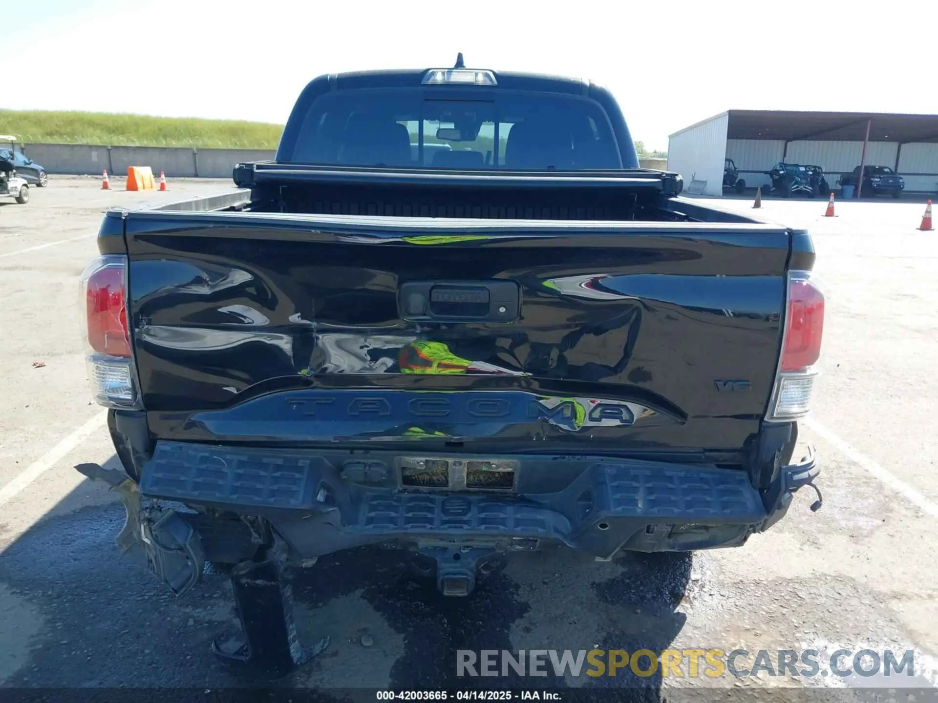 16 Photograph of a damaged car 3TMCZ5AN3MM421868 TOYOTA TACOMA 2021