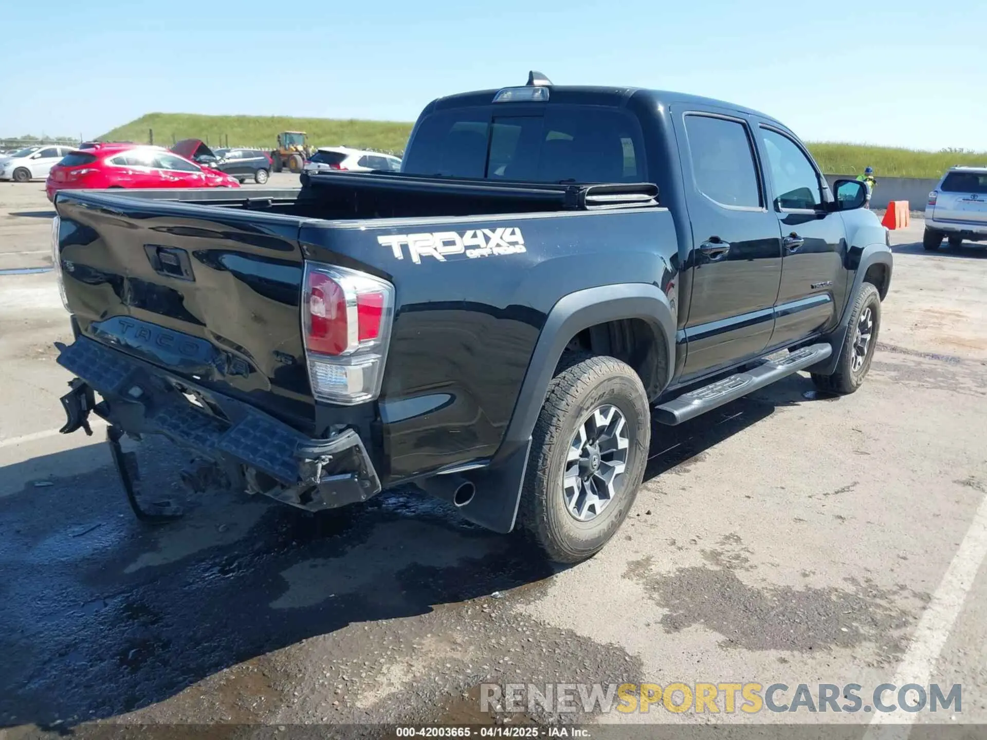 4 Photograph of a damaged car 3TMCZ5AN3MM421868 TOYOTA TACOMA 2021