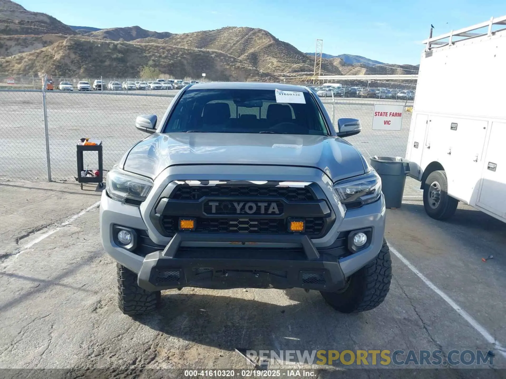 12 Photograph of a damaged car 3TMCZ5AN3MM425497 TOYOTA TACOMA 2021