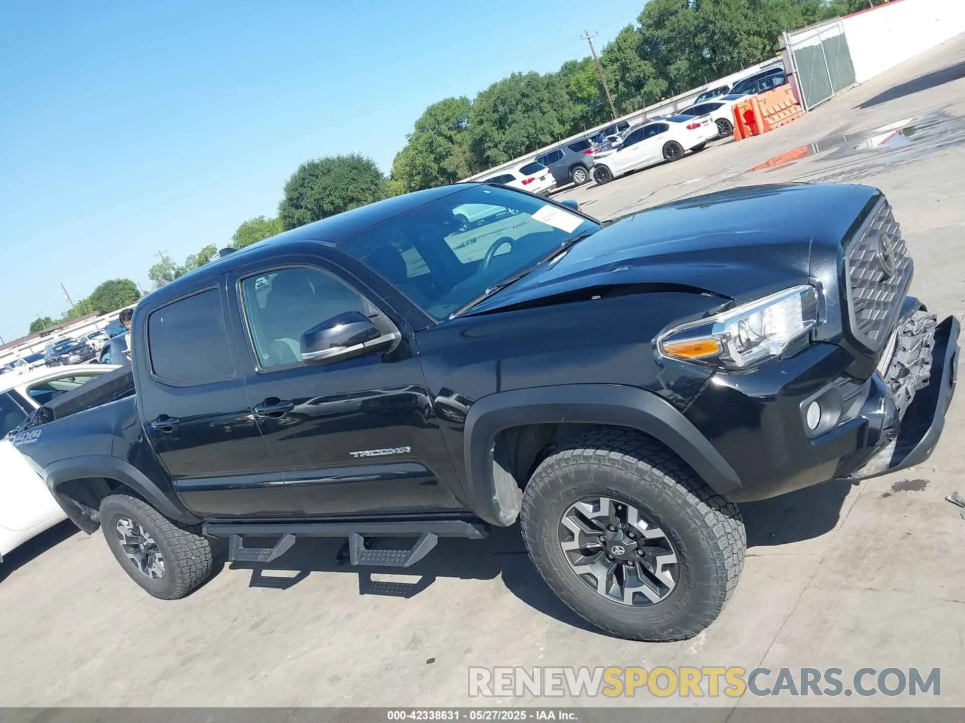 13 Photograph of a damaged car 3TMCZ5AN3MM427802 TOYOTA TACOMA 2021