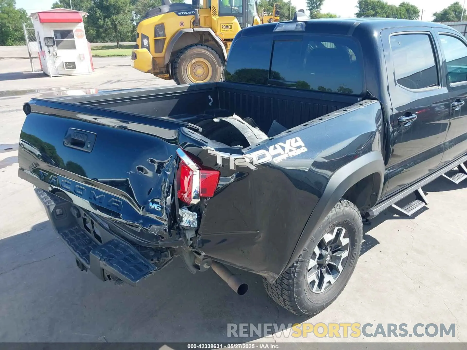 6 Photograph of a damaged car 3TMCZ5AN3MM427802 TOYOTA TACOMA 2021