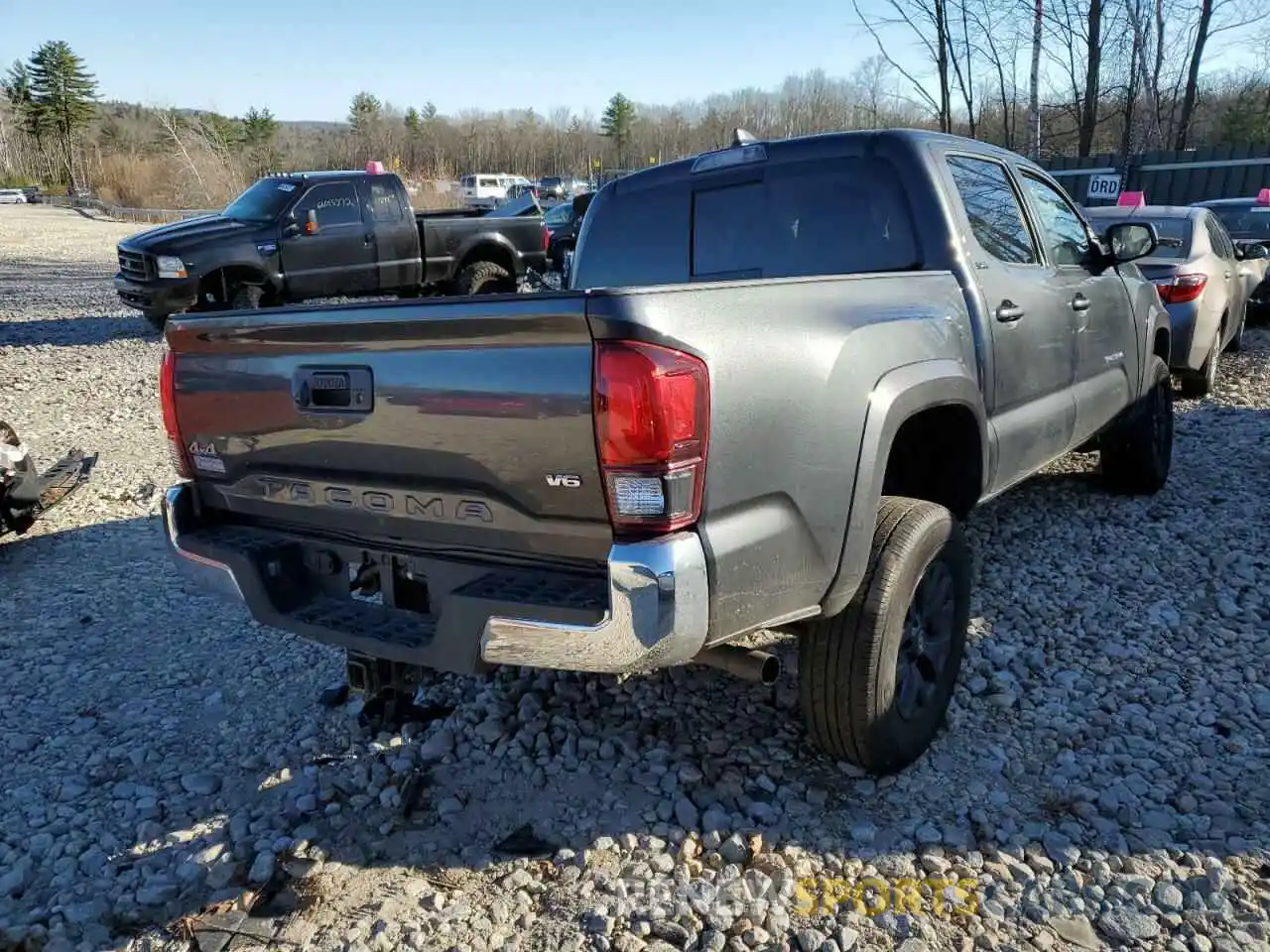 4 Photograph of a damaged car 3TMCZ5AN3MM431445 TOYOTA TACOMA 2021