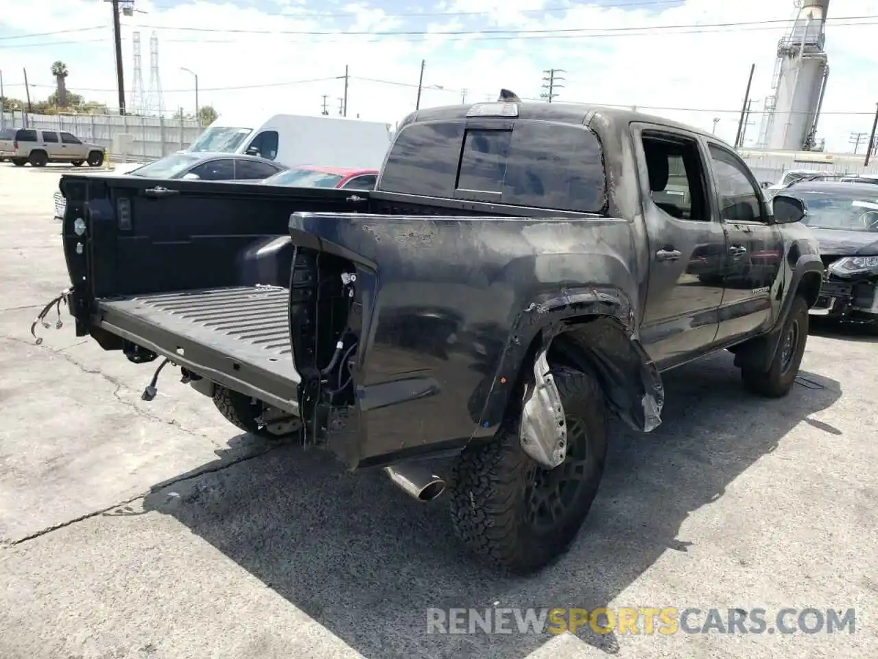 4 Photograph of a damaged car 3TMCZ5AN3MM432000 TOYOTA TACOMA 2021