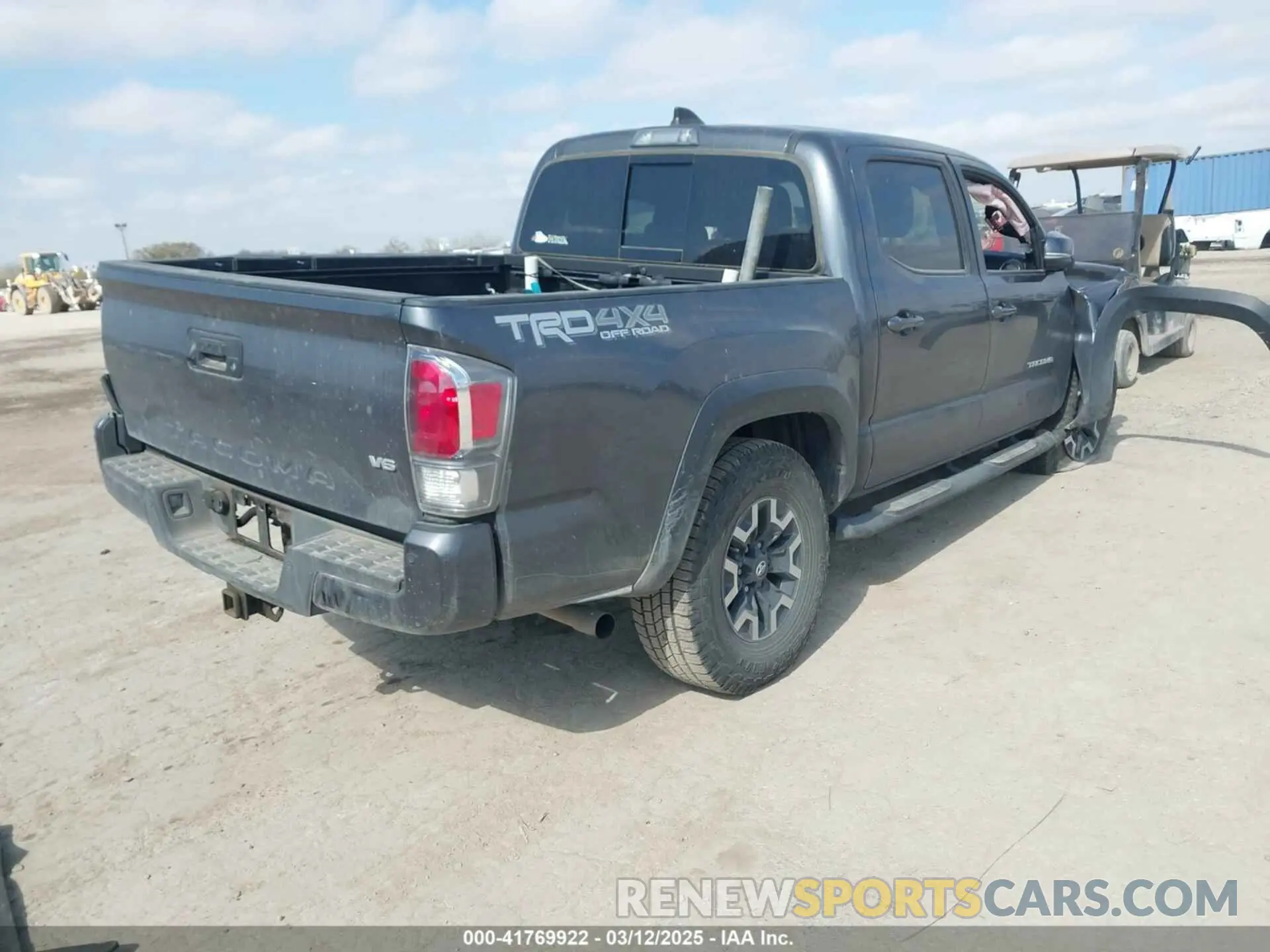 4 Photograph of a damaged car 3TMCZ5AN4MM387519 TOYOTA TACOMA 2021