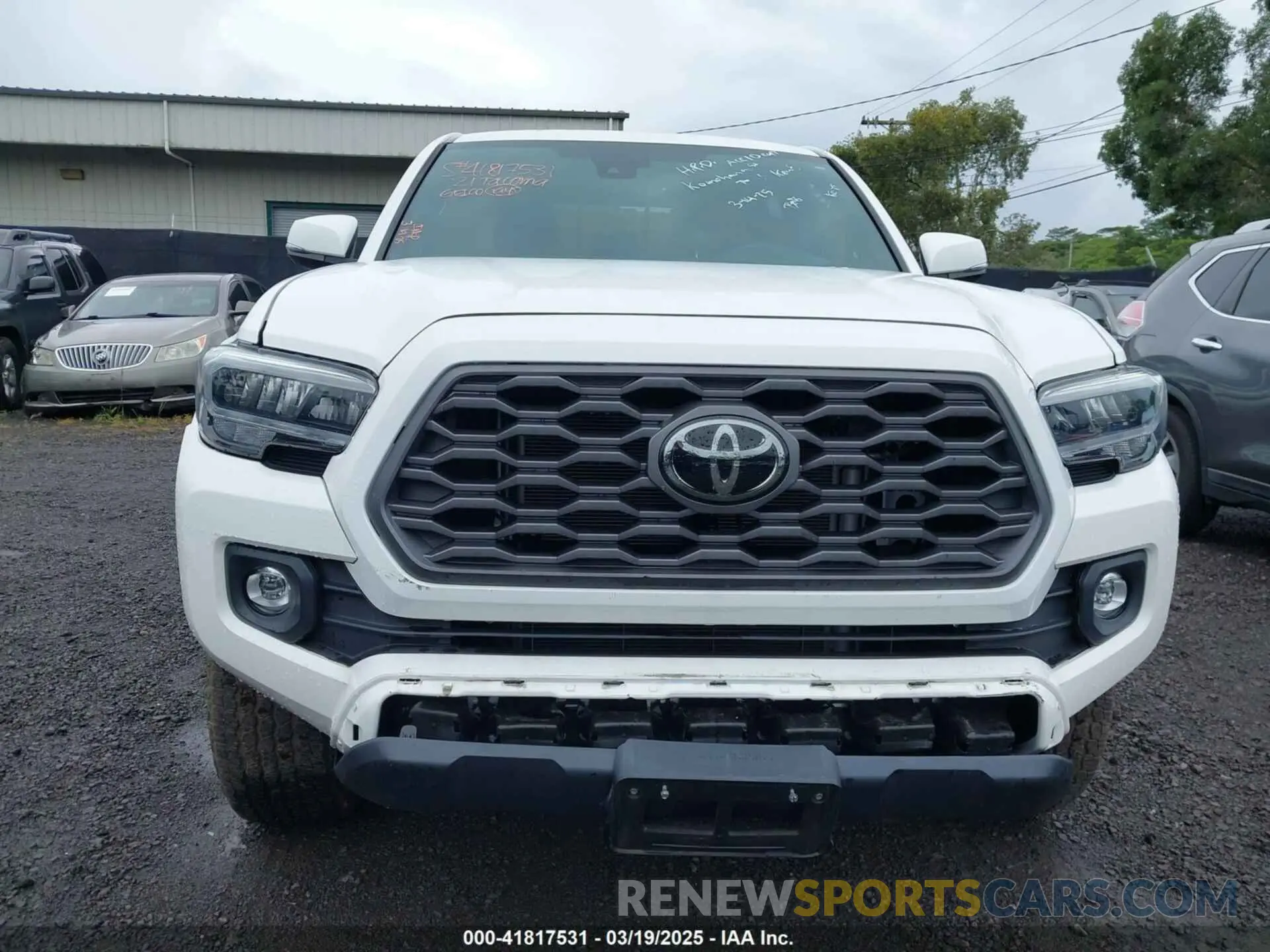 12 Photograph of a damaged car 3TMCZ5AN4MM413939 TOYOTA TACOMA 2021