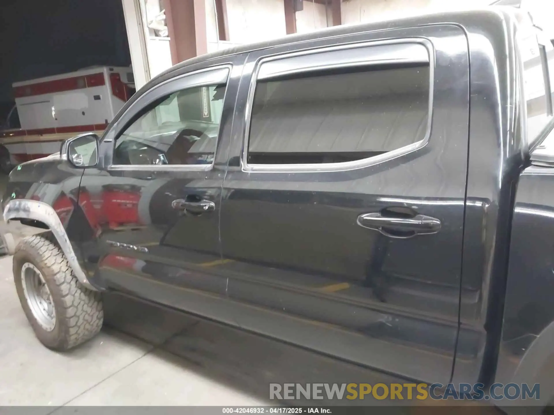 14 Photograph of a damaged car 3TMCZ5AN4MM448304 TOYOTA TACOMA 2021