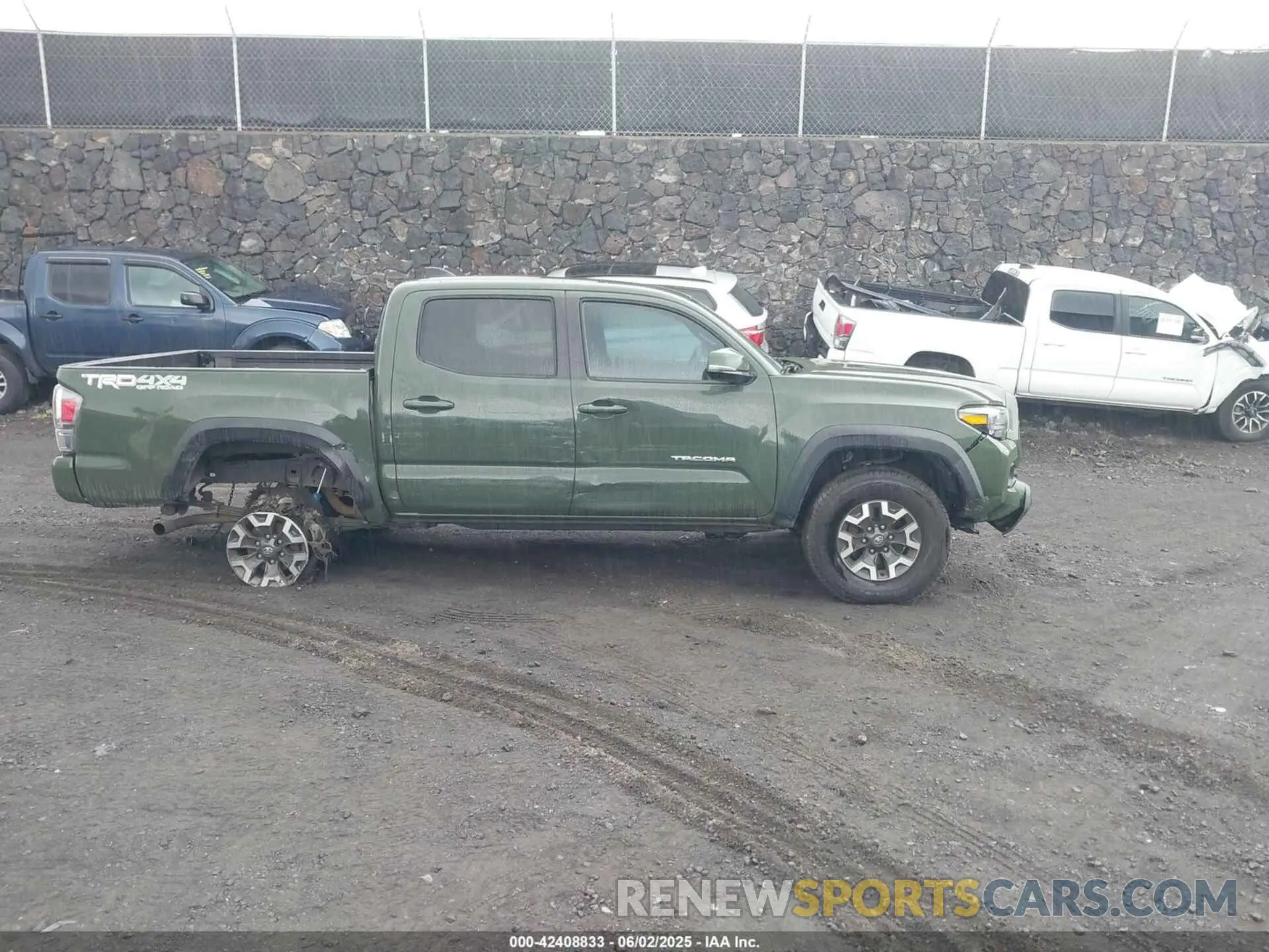 13 Photograph of a damaged car 3TMCZ5AN5MM416655 TOYOTA TACOMA 2021