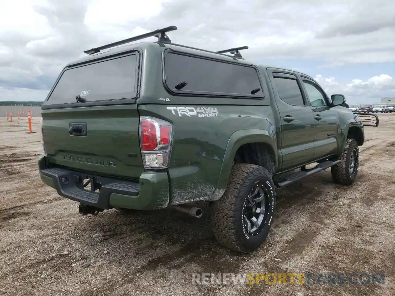 4 Photograph of a damaged car 3TMCZ5AN6MM387375 TOYOTA TACOMA 2021