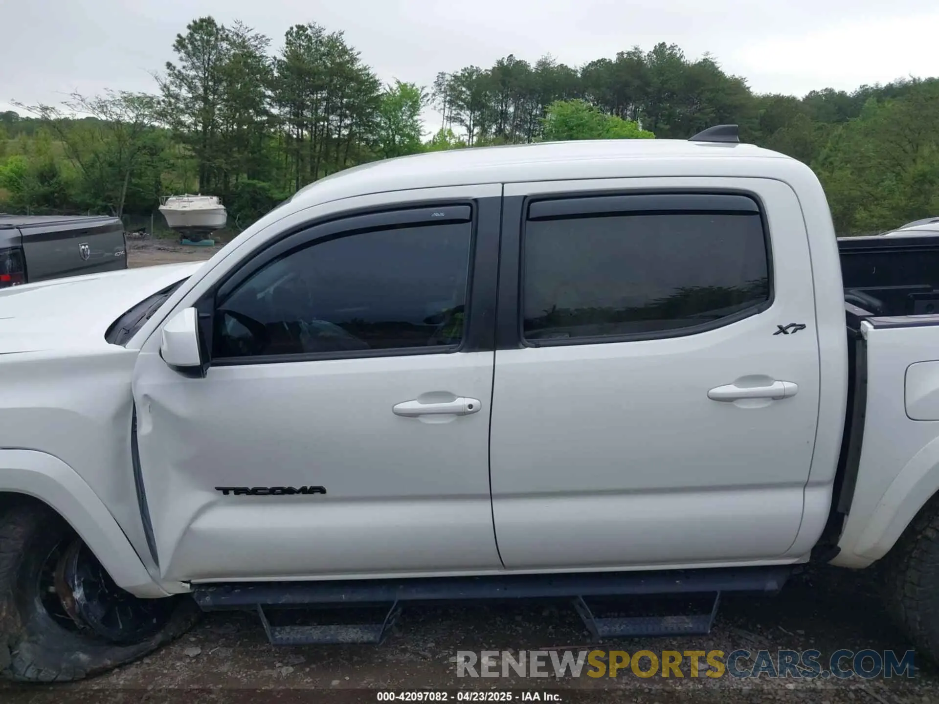 13 Photograph of a damaged car 3TMCZ5AN6MM412503 TOYOTA TACOMA 2021