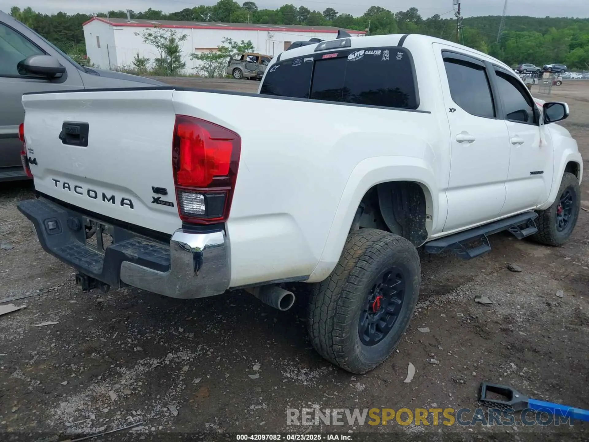 4 Photograph of a damaged car 3TMCZ5AN6MM412503 TOYOTA TACOMA 2021