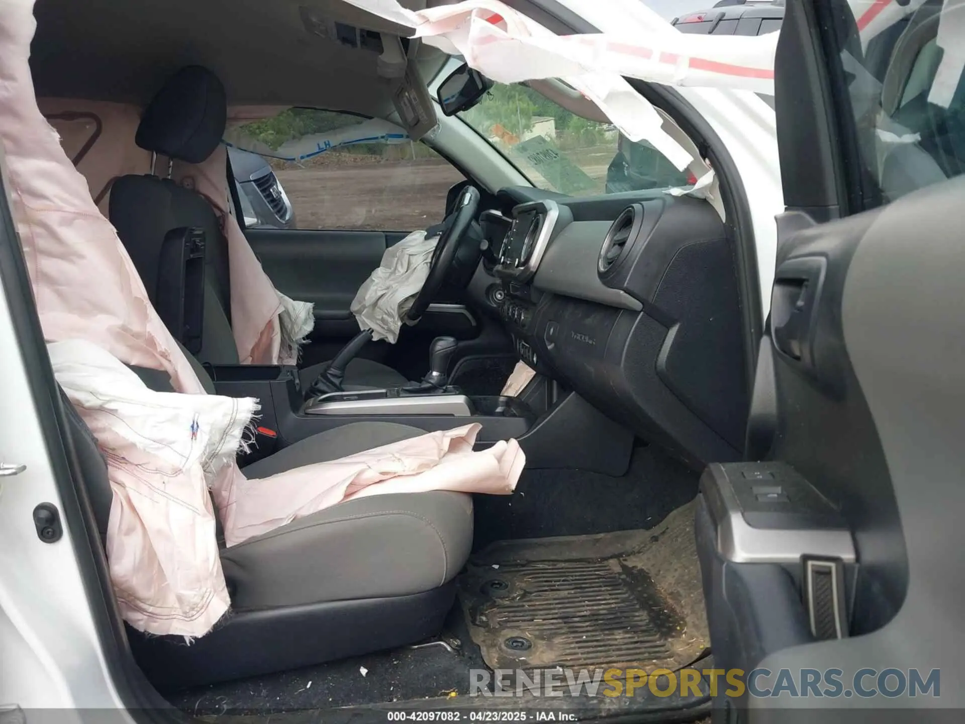 5 Photograph of a damaged car 3TMCZ5AN6MM412503 TOYOTA TACOMA 2021