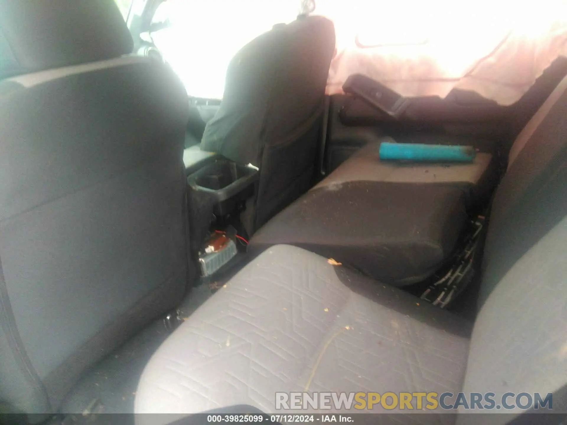8 Photograph of a damaged car 3TMCZ5AN6MM437370 TOYOTA TACOMA 2021