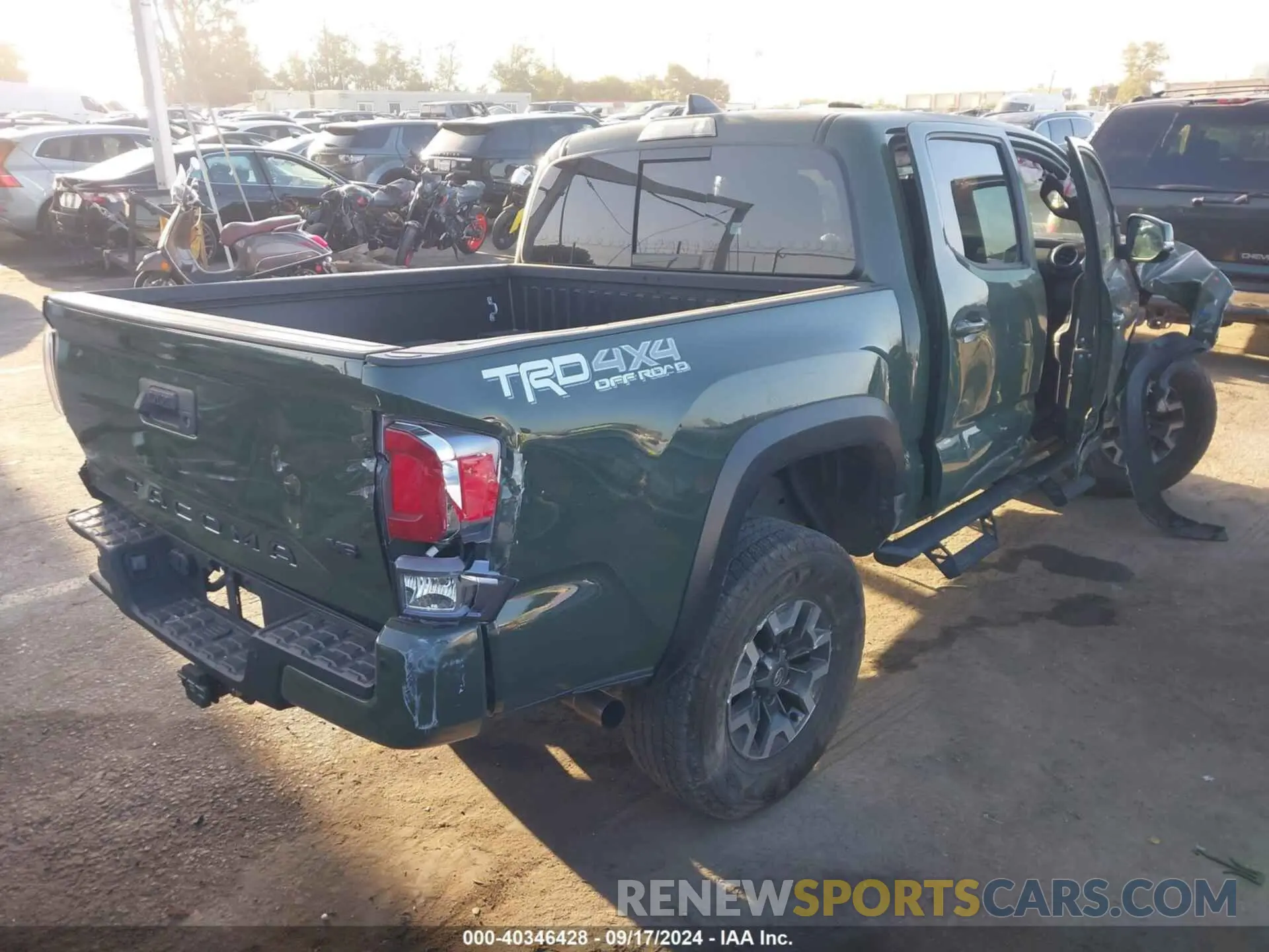 4 Photograph of a damaged car 3TMCZ5AN7MM429584 TOYOTA TACOMA 2021