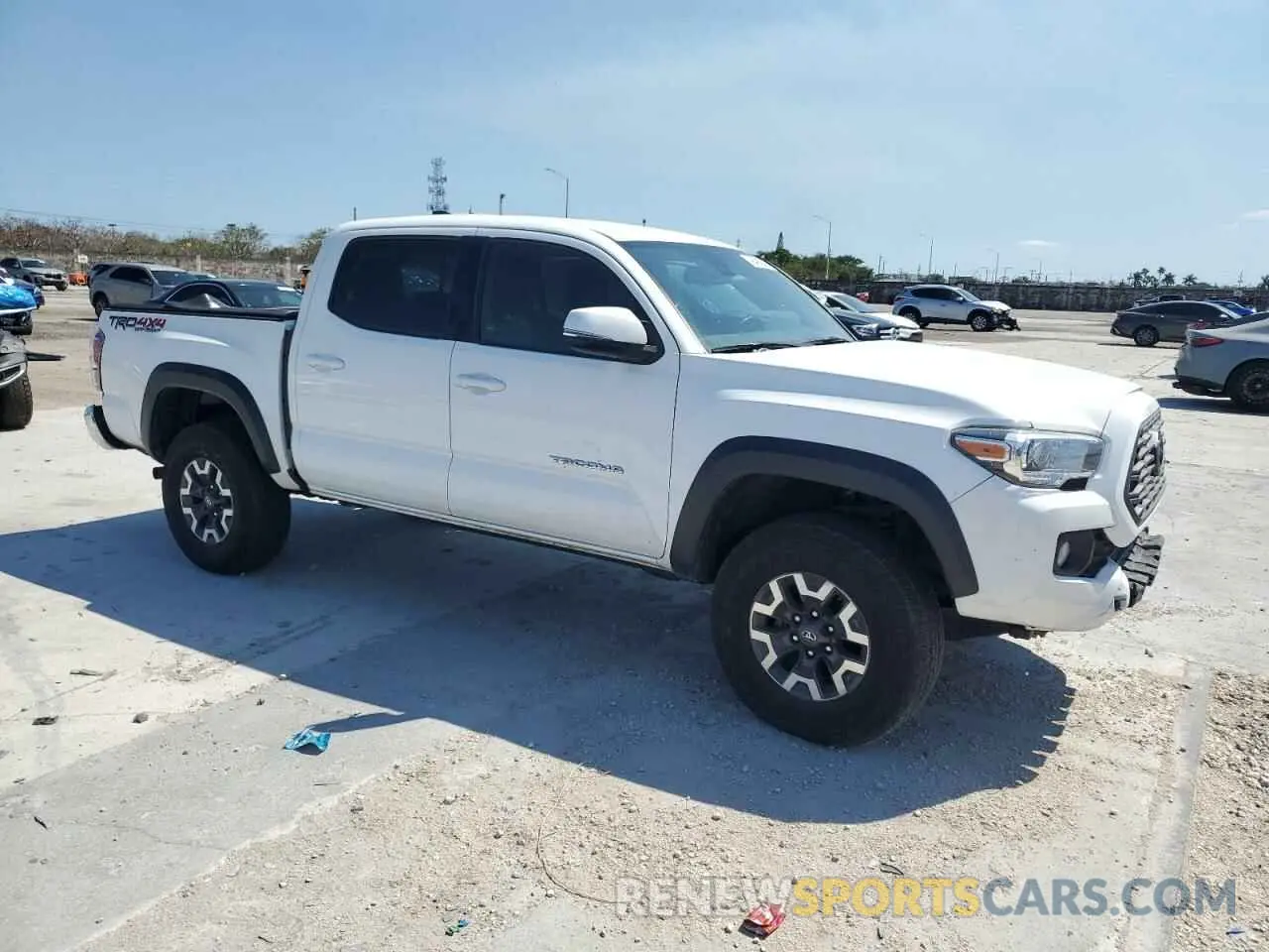 4 Photograph of a damaged car 3TMCZ5AN8MM391881 TOYOTA TACOMA 2021