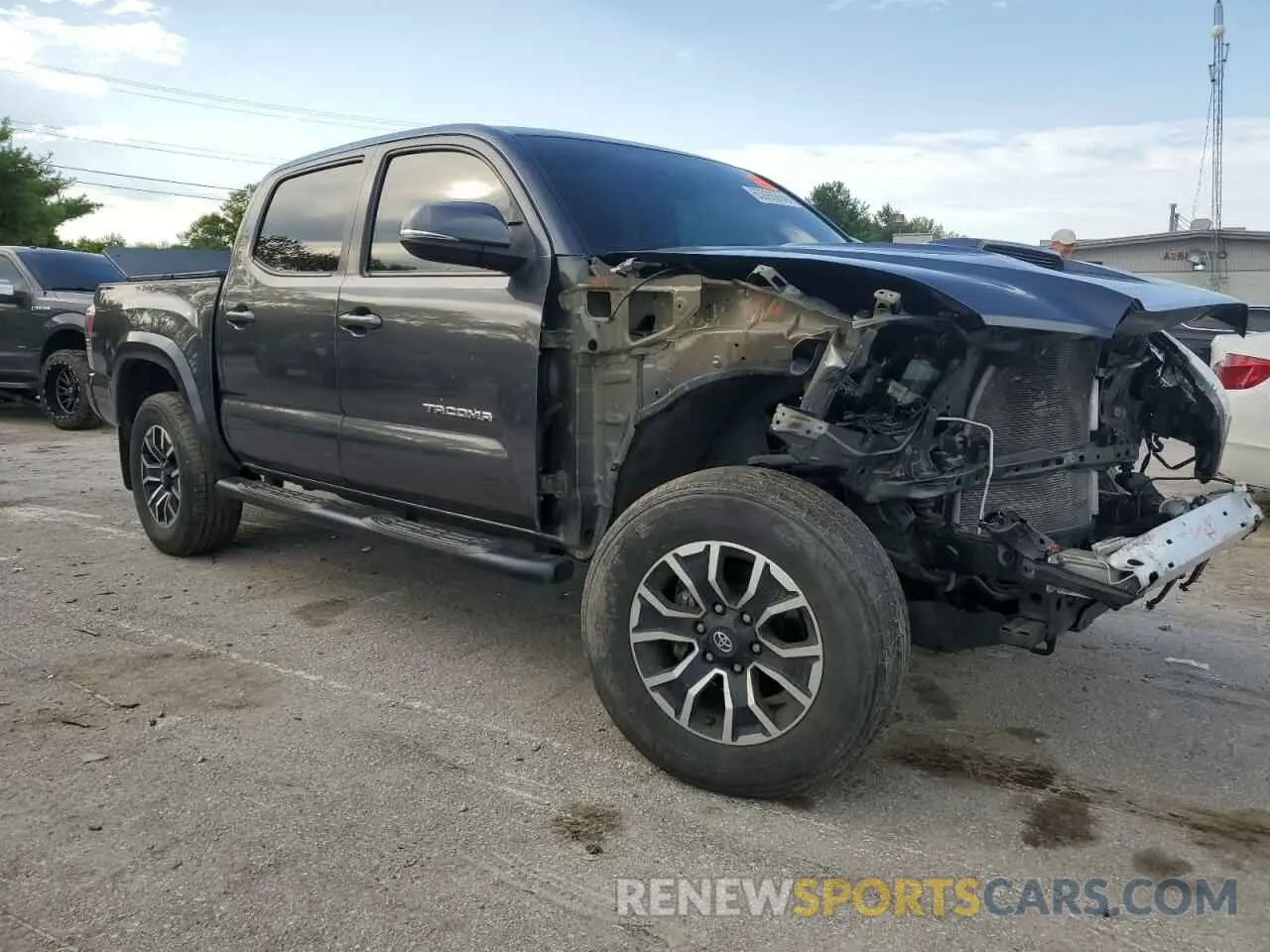 4 Photograph of a damaged car 3TMCZ5AN8MM397275 TOYOTA TACOMA 2021
