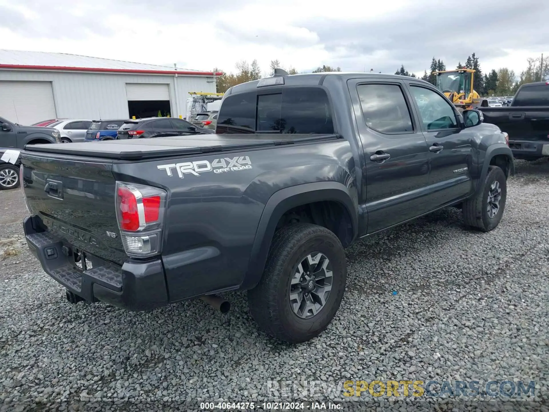 4 Photograph of a damaged car 3TMCZ5AN8MM423759 TOYOTA TACOMA 2021