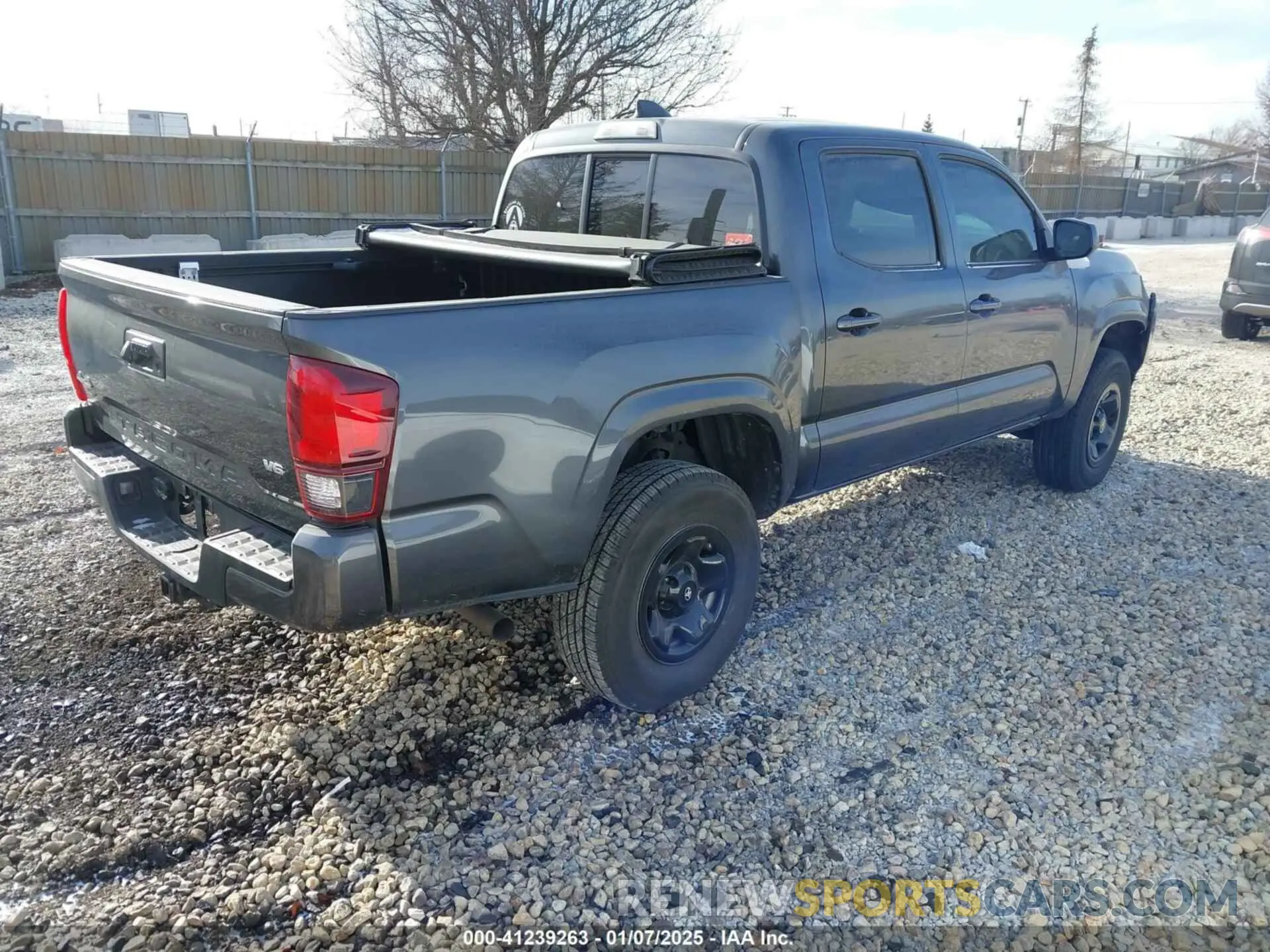 4 Photograph of a damaged car 3TMCZ5AN8MM423888 TOYOTA TACOMA 2021