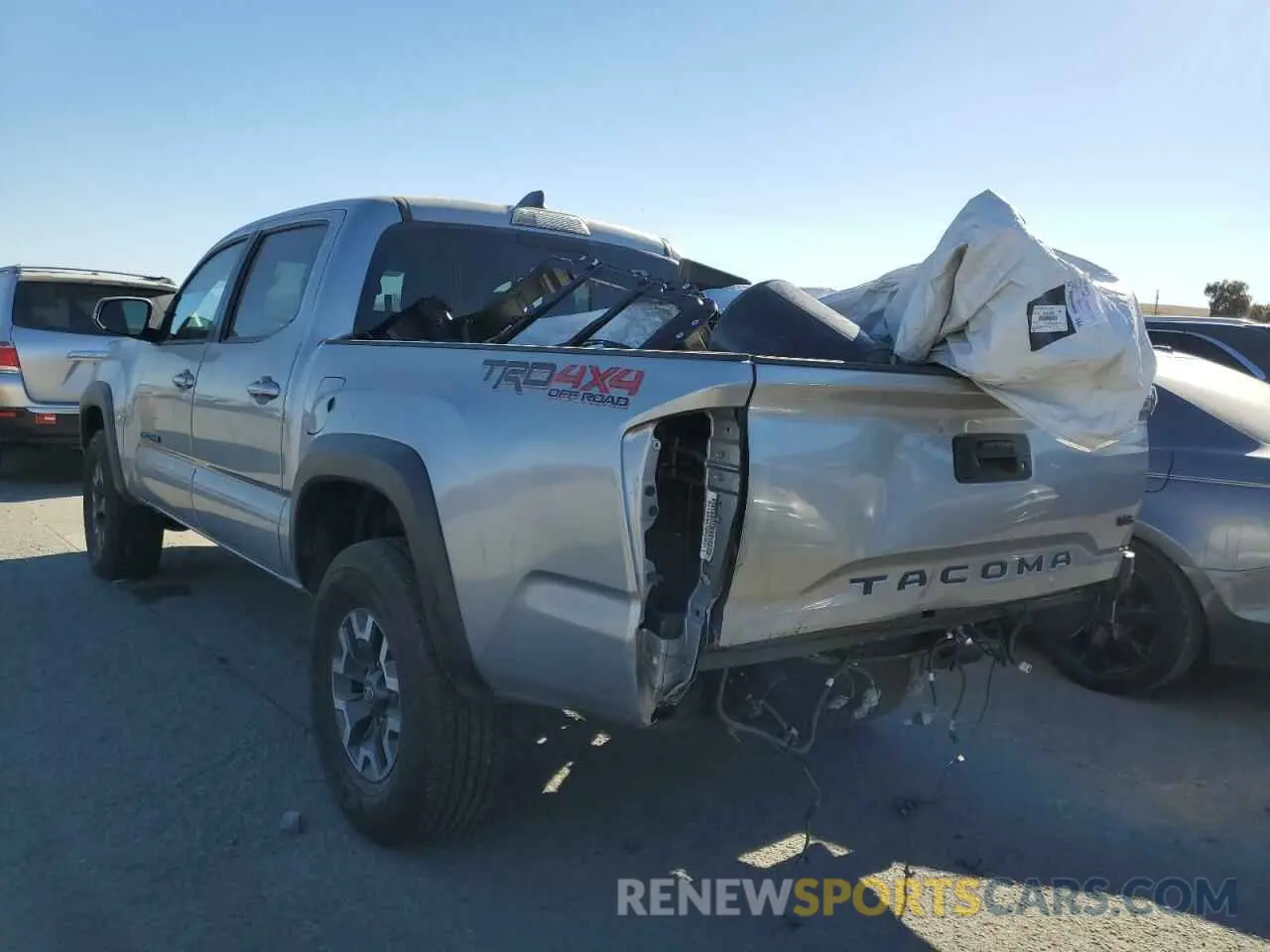 2 Photograph of a damaged car 3TMCZ5AN8MM424328 TOYOTA TACOMA 2021