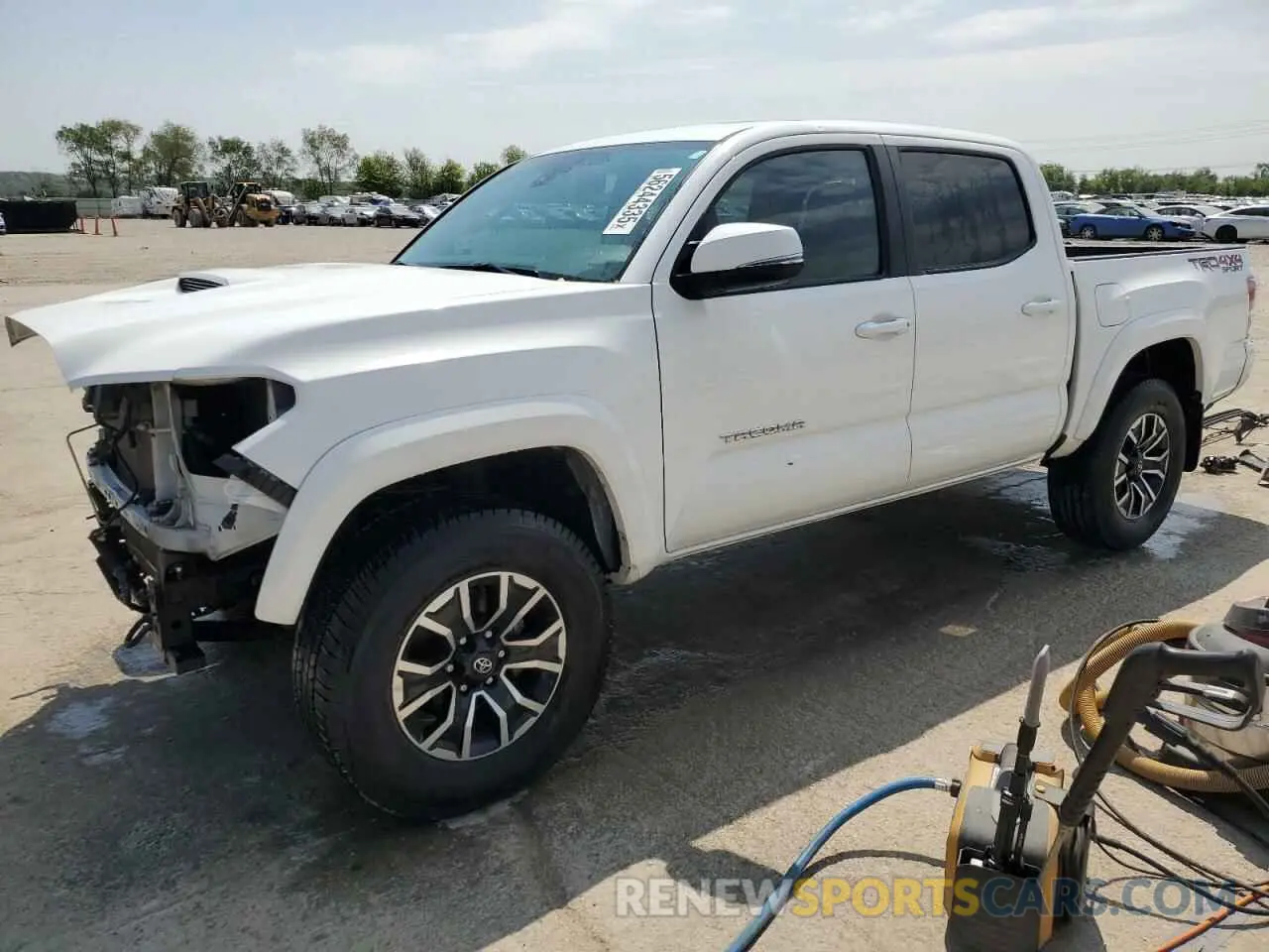 1 Photograph of a damaged car 3TMCZ5AN8MM433272 TOYOTA TACOMA 2021