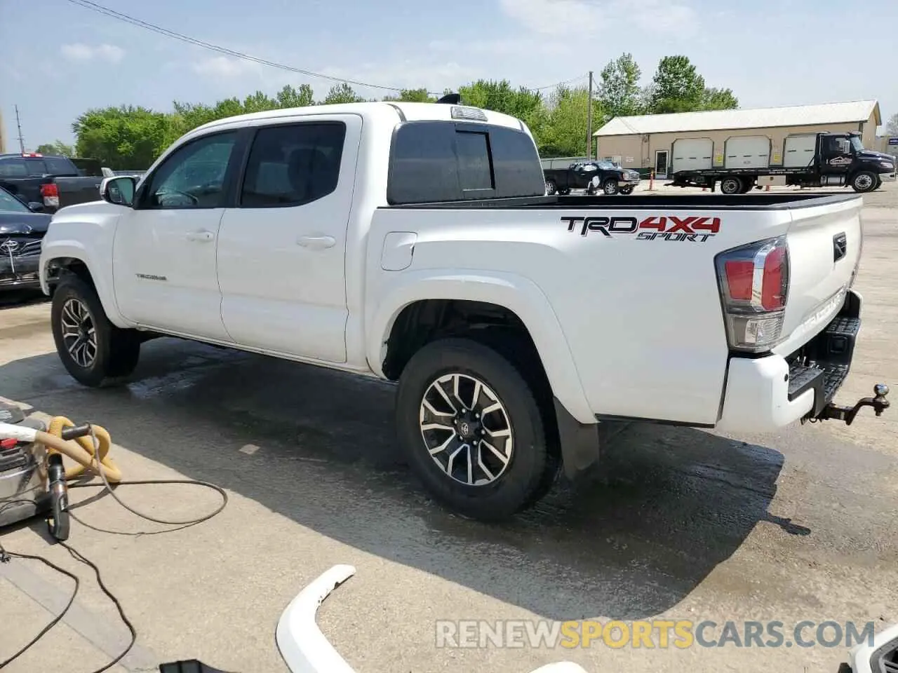 2 Photograph of a damaged car 3TMCZ5AN8MM433272 TOYOTA TACOMA 2021