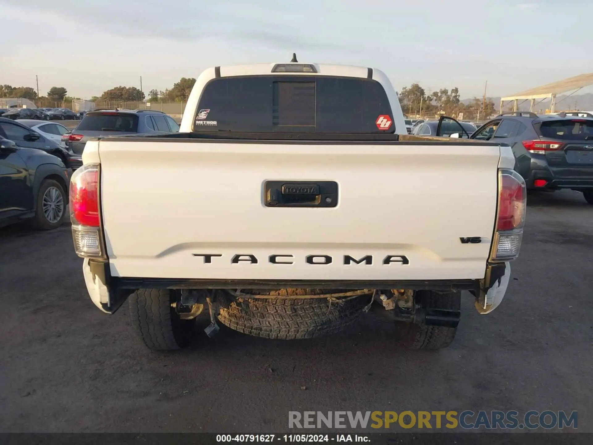 16 Photograph of a damaged car 3TMCZ5AN8MM450489 TOYOTA TACOMA 2021