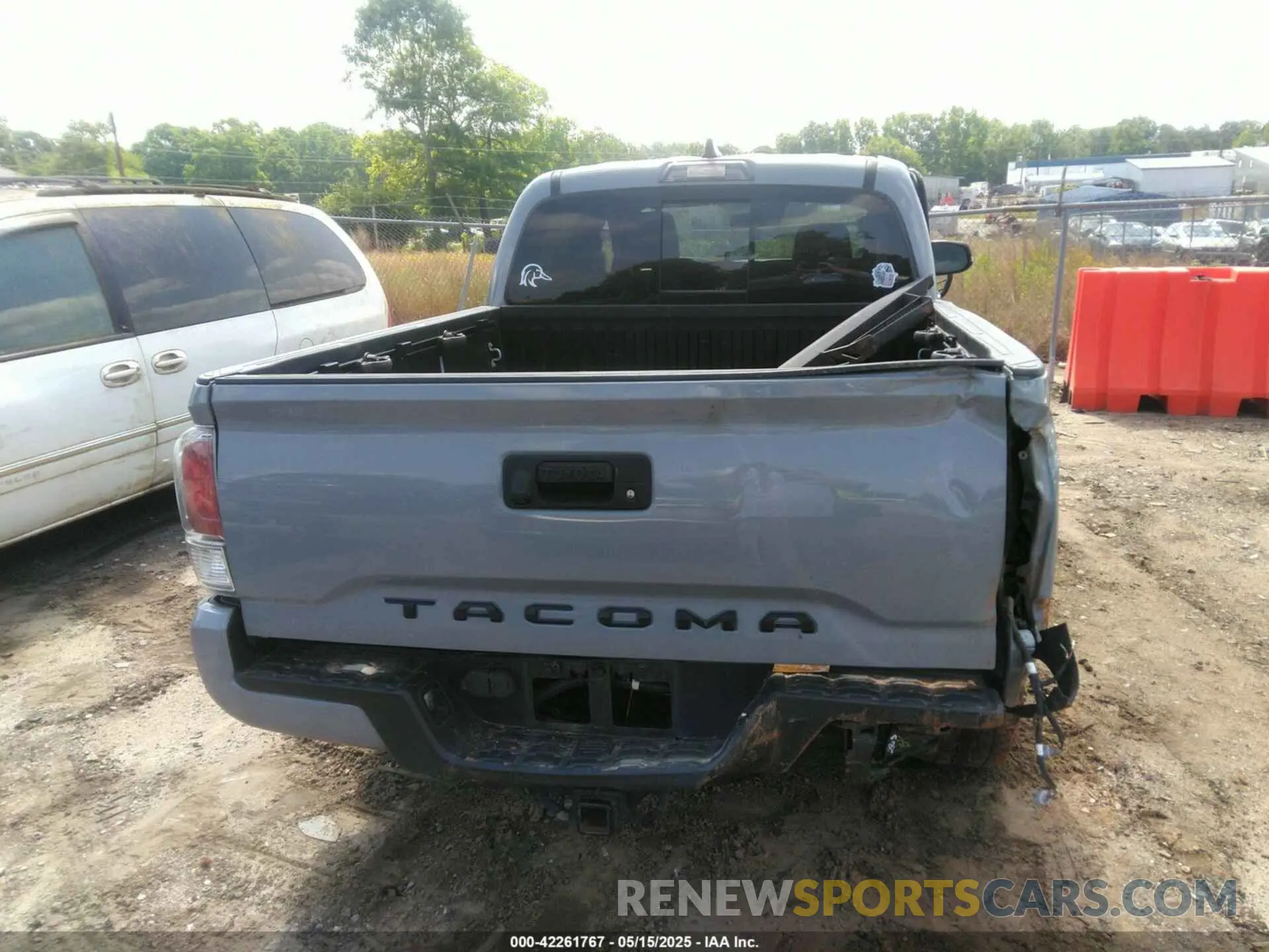 16 Photograph of a damaged car 3TMCZ5AN9MM374071 TOYOTA TACOMA 2021
