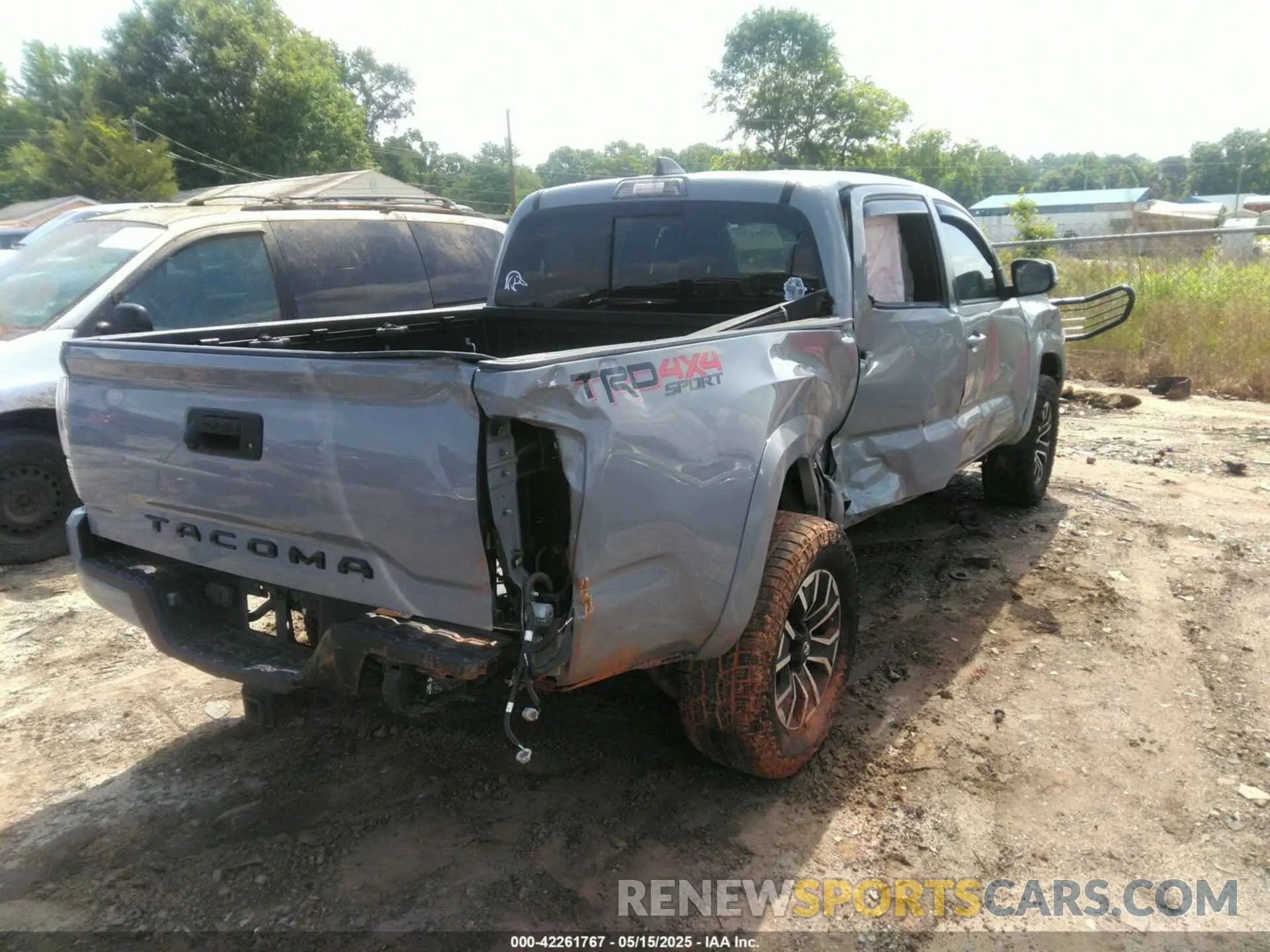 4 Photograph of a damaged car 3TMCZ5AN9MM374071 TOYOTA TACOMA 2021