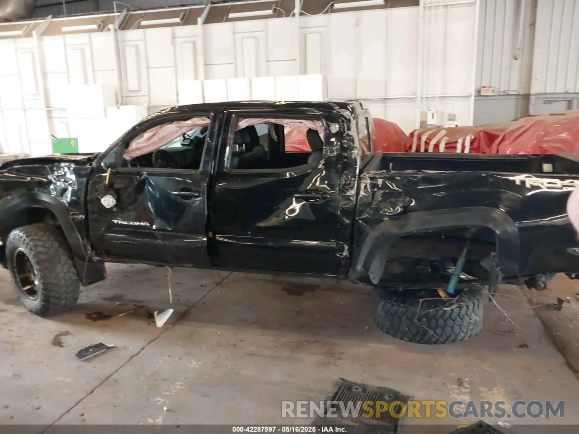 13 Photograph of a damaged car 3TMCZ5ANXMM370093 TOYOTA TACOMA 2021