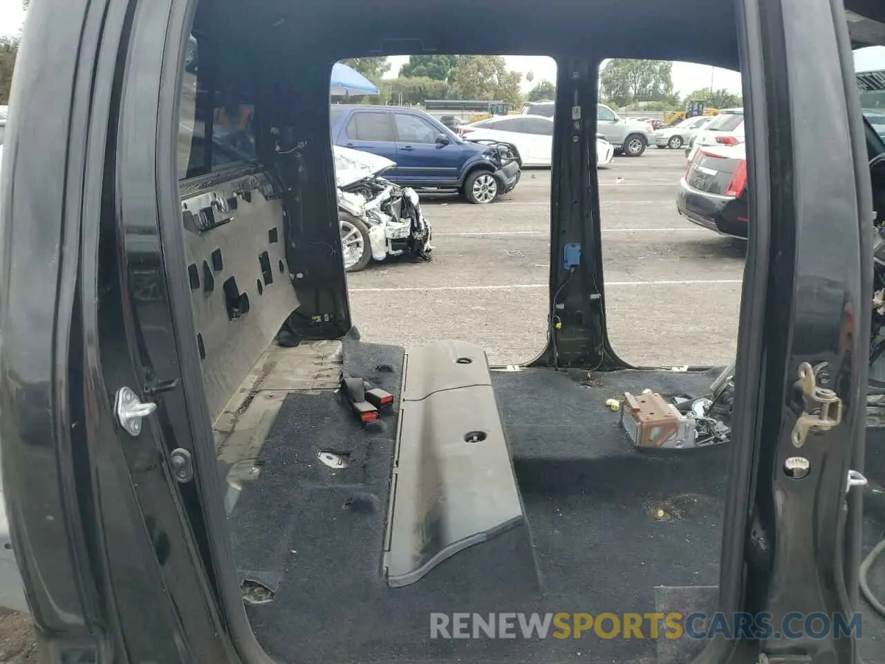 10 Photograph of a damaged car 3TMCZ5ANXMM415341 TOYOTA TACOMA 2021