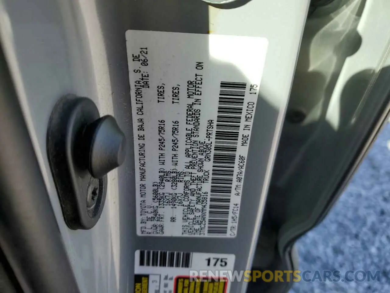 12 Photograph of a damaged car 3TMCZ5ANXMM435816 TOYOTA TACOMA 2021