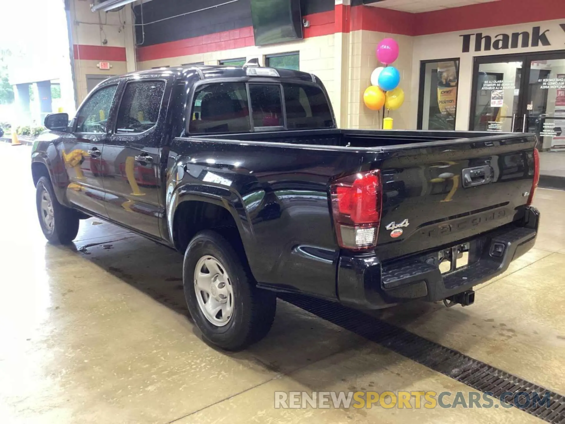 18 Photograph of a damaged car 3TMCZ5ANXMM444368 TOYOTA TACOMA 2021