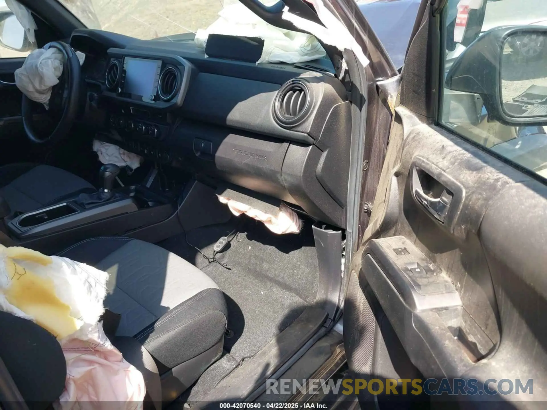 5 Photograph of a damaged car 3TMDZ5BN8MM117163 TOYOTA TACOMA 2021