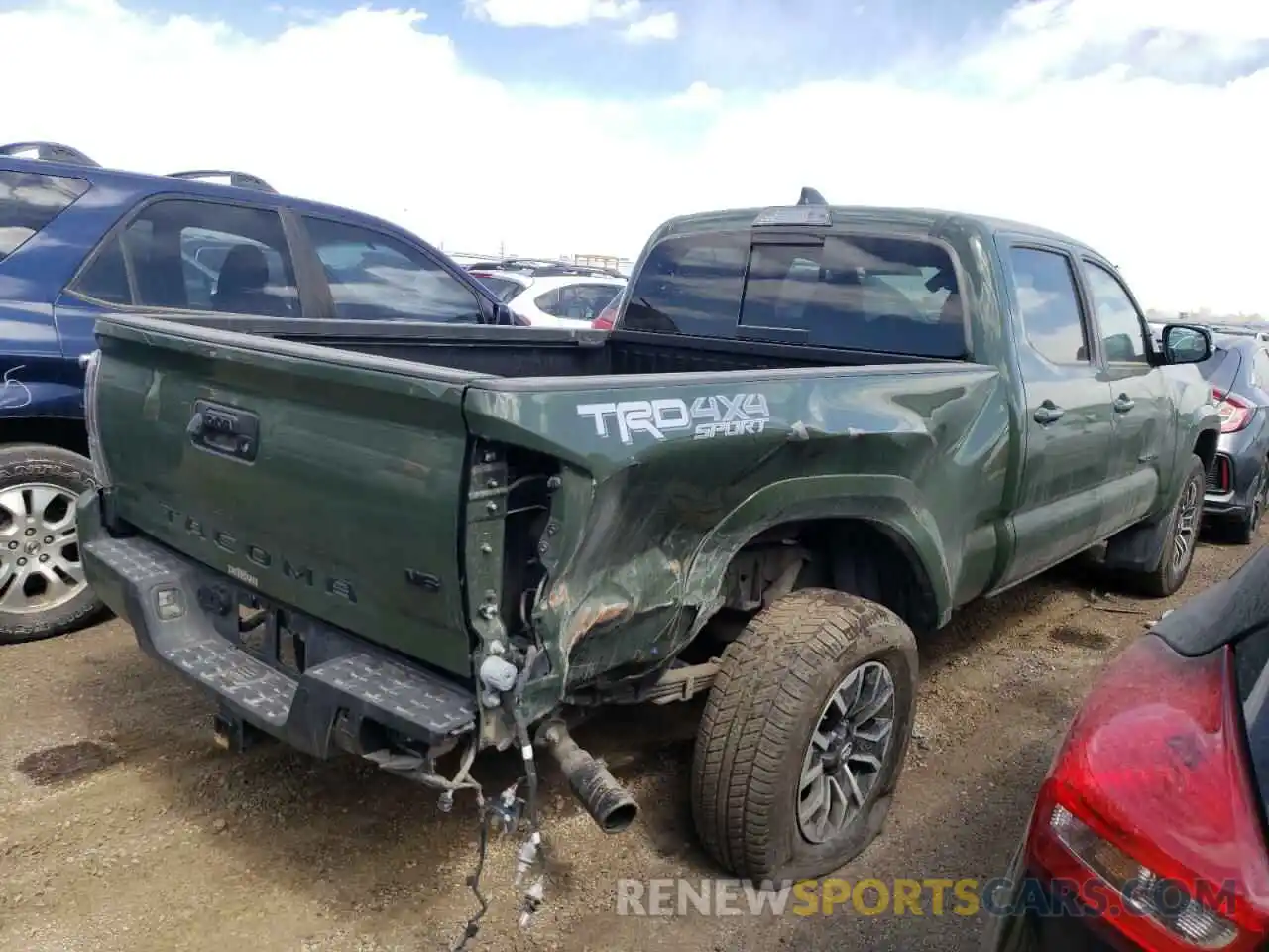 4 Photograph of a damaged car 3TMDZ5BNXMM112739 TOYOTA TACOMA 2021