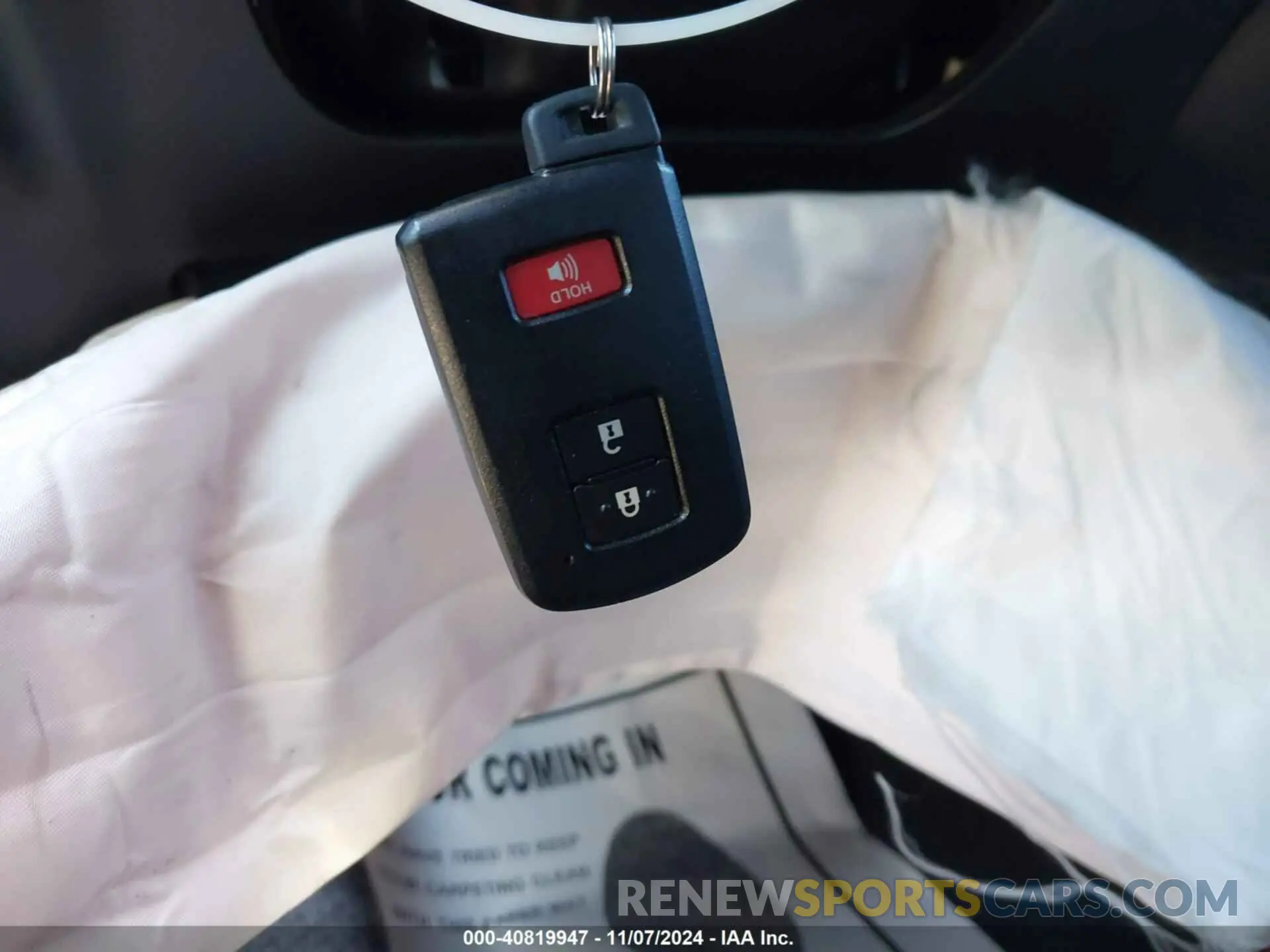 11 Photograph of a damaged car 3TMGZ5AN6MM383859 TOYOTA TACOMA 2021