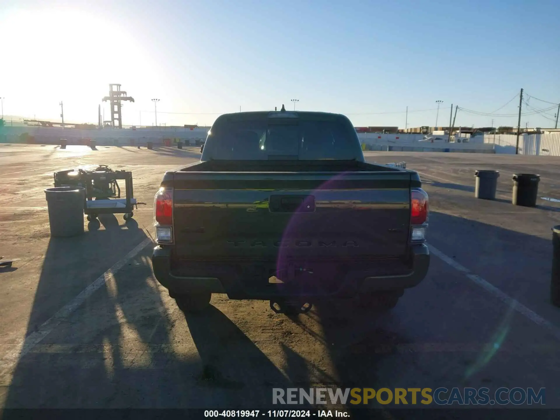 17 Photograph of a damaged car 3TMGZ5AN6MM383859 TOYOTA TACOMA 2021