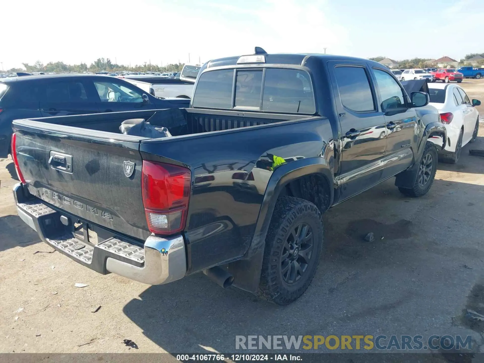 4 Photograph of a damaged car 3TYAX5GN0MT011893 TOYOTA TACOMA 2021